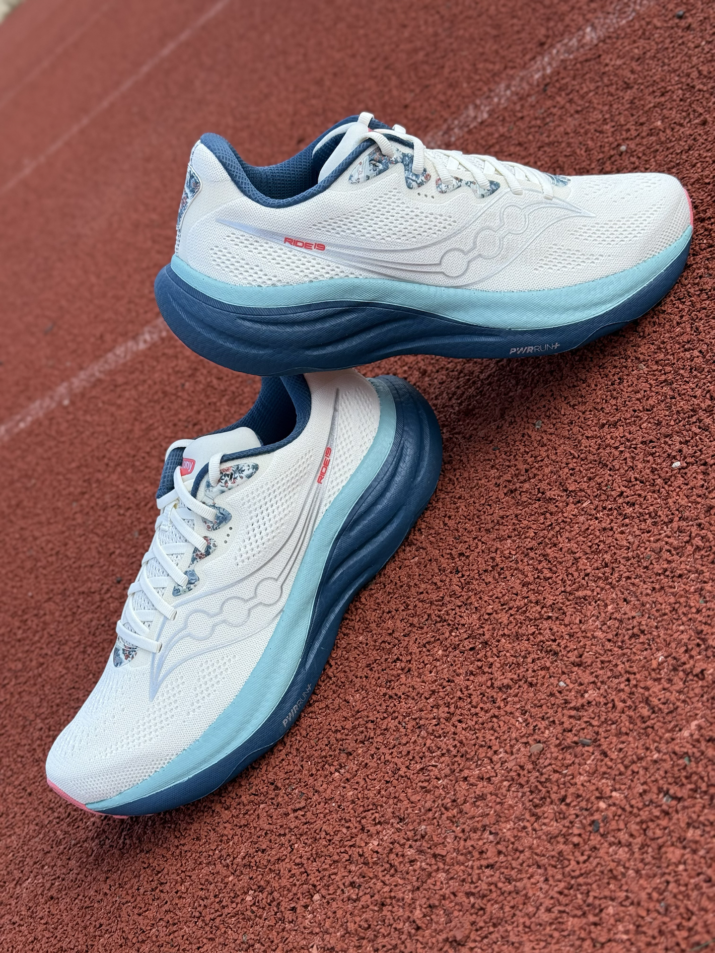 宽体舒适感，通勤运动都能打👟