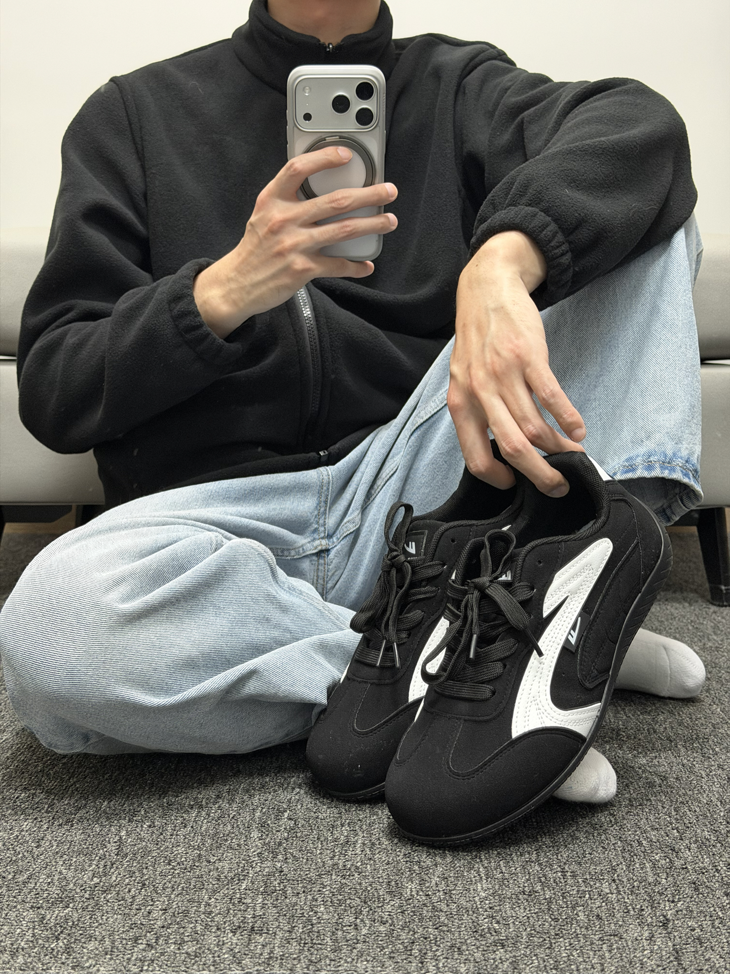 男生秋冬通勤好搭档 简约复古还不累脚