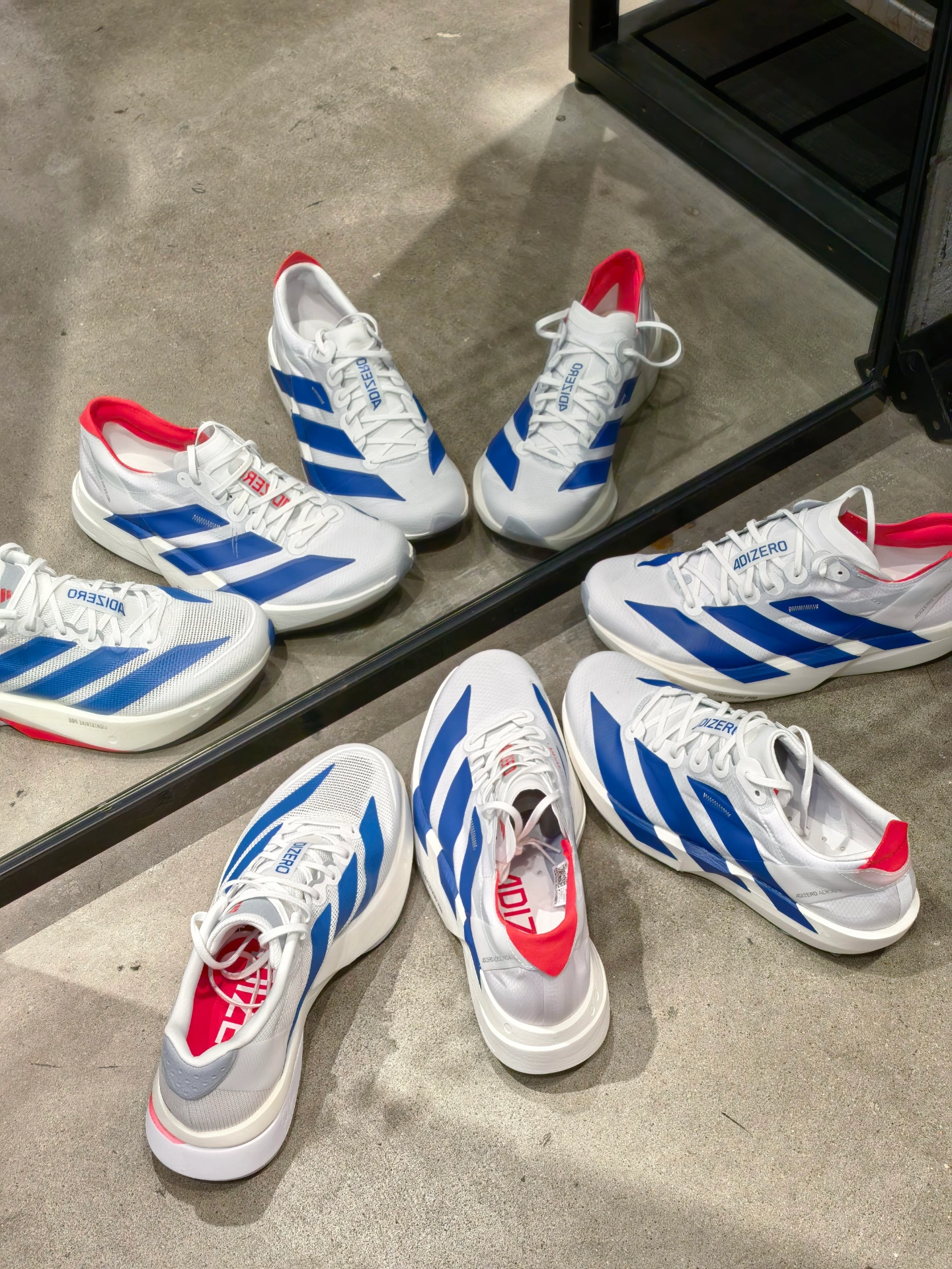 不止于跑，更型于街！ADIZERO⚡