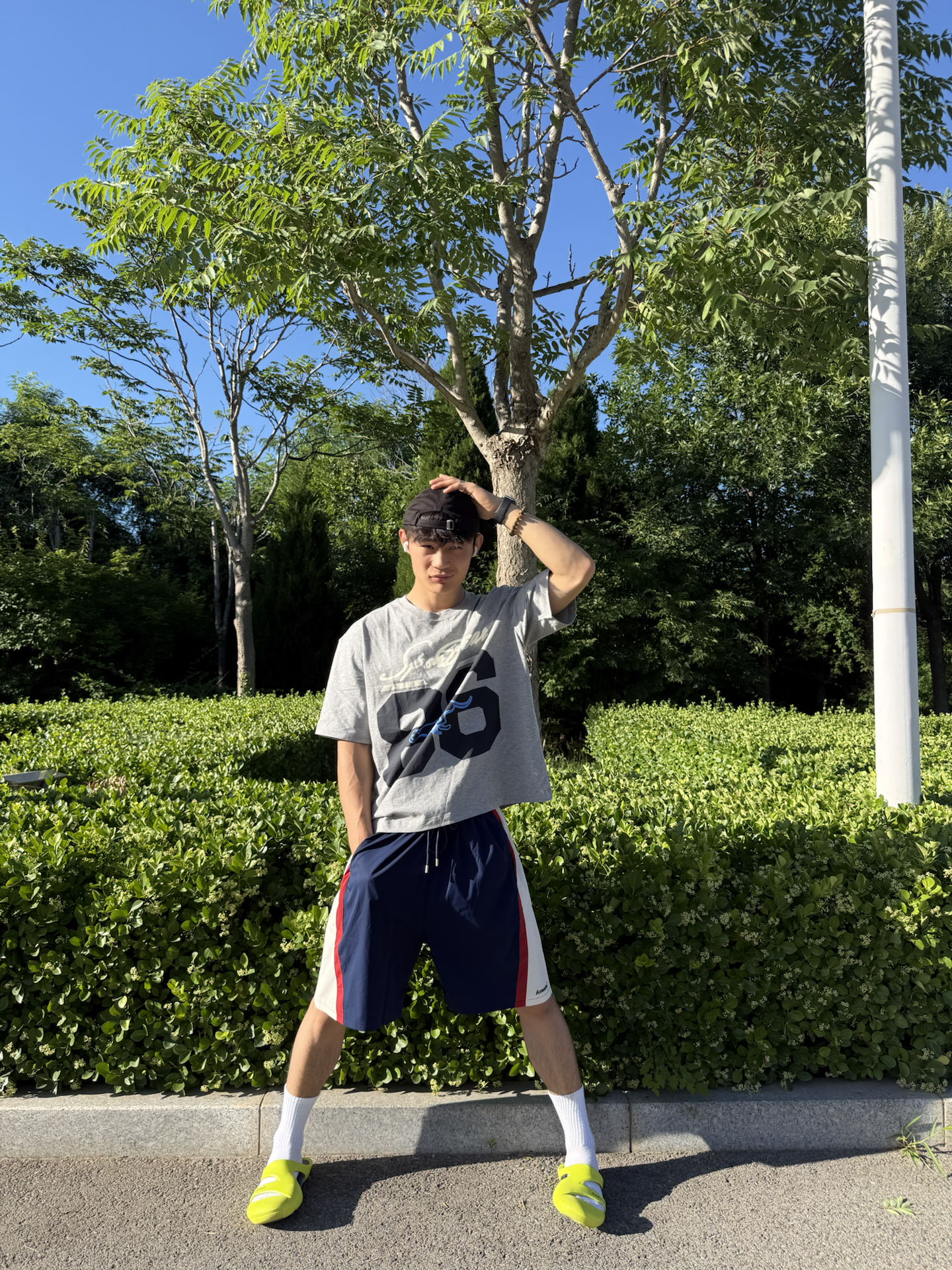 美式复古撞色短裤｜夏日清爽少年感出门穿搭