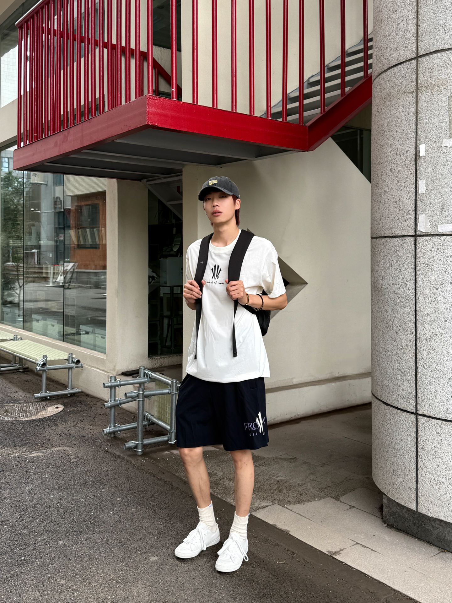 黑白永不出错｜校园街头感懒人穿搭