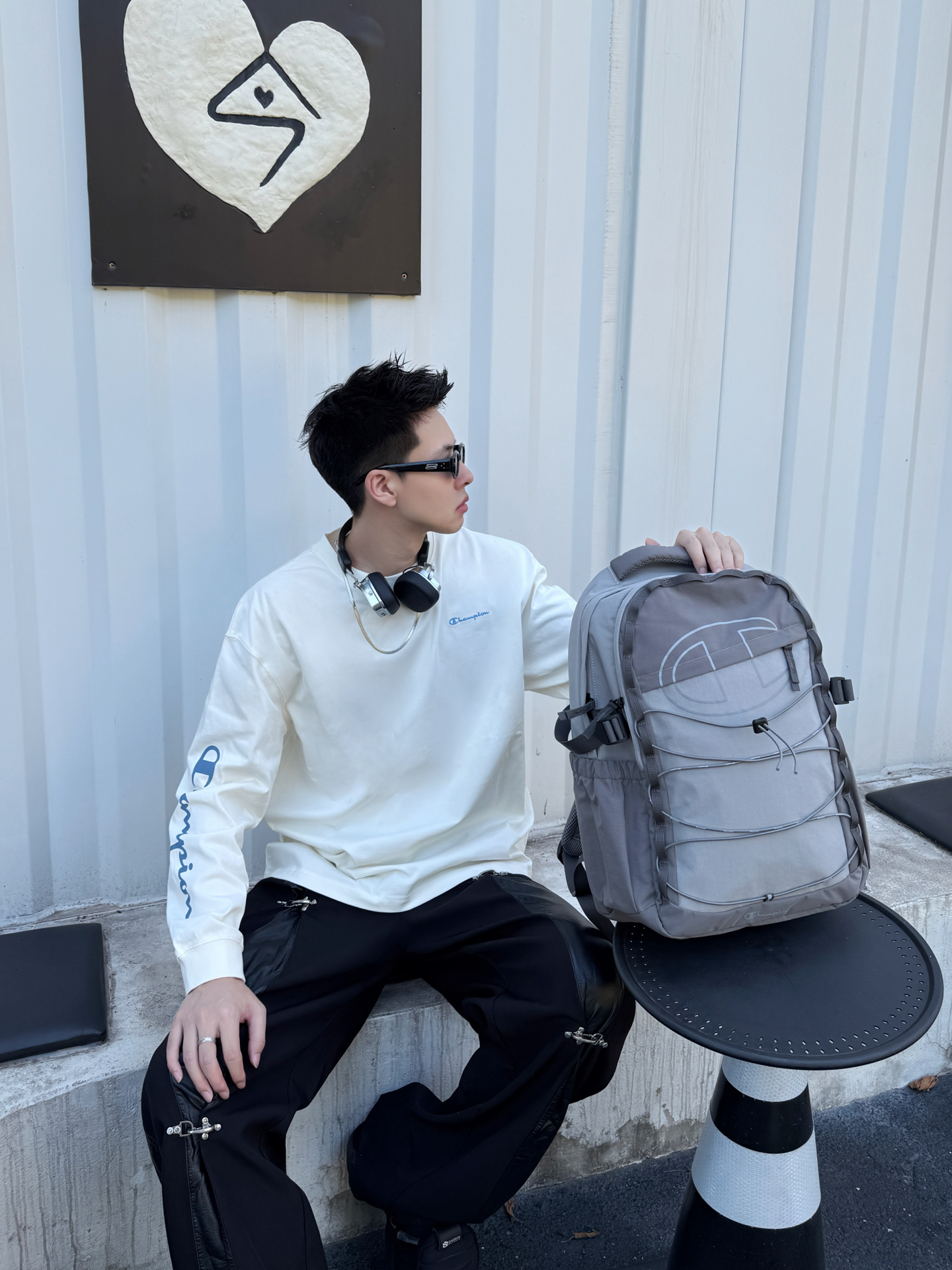 一件长袖搞定早秋，刺绣基础款百搭不出错🍂