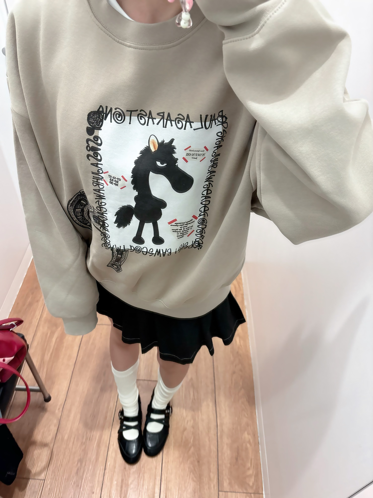 🐰女大对镜ootd | 早秋穿小马卫衣呀~💭🐴😽