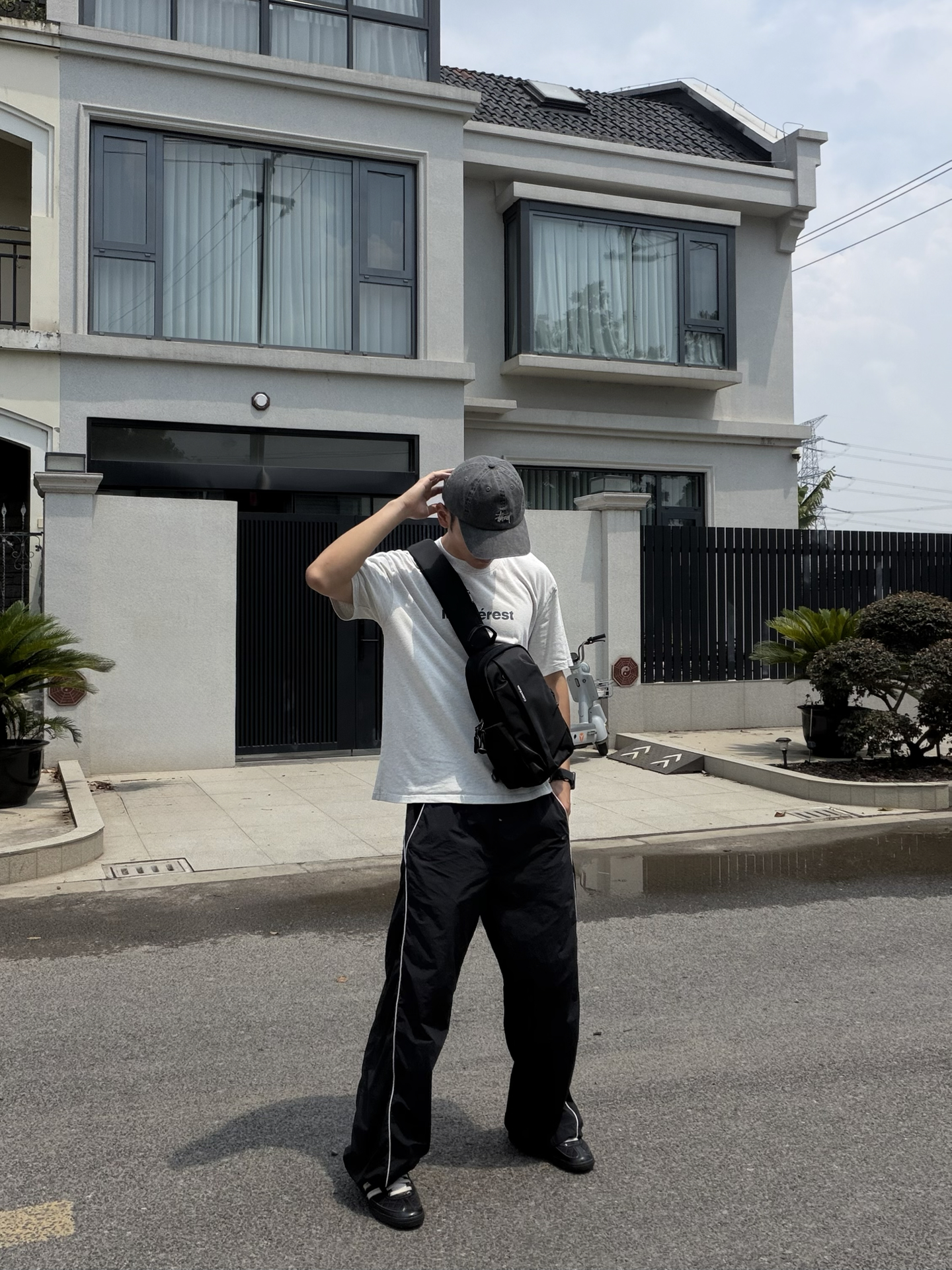 通勤穿搭里，包才是点睛之笔