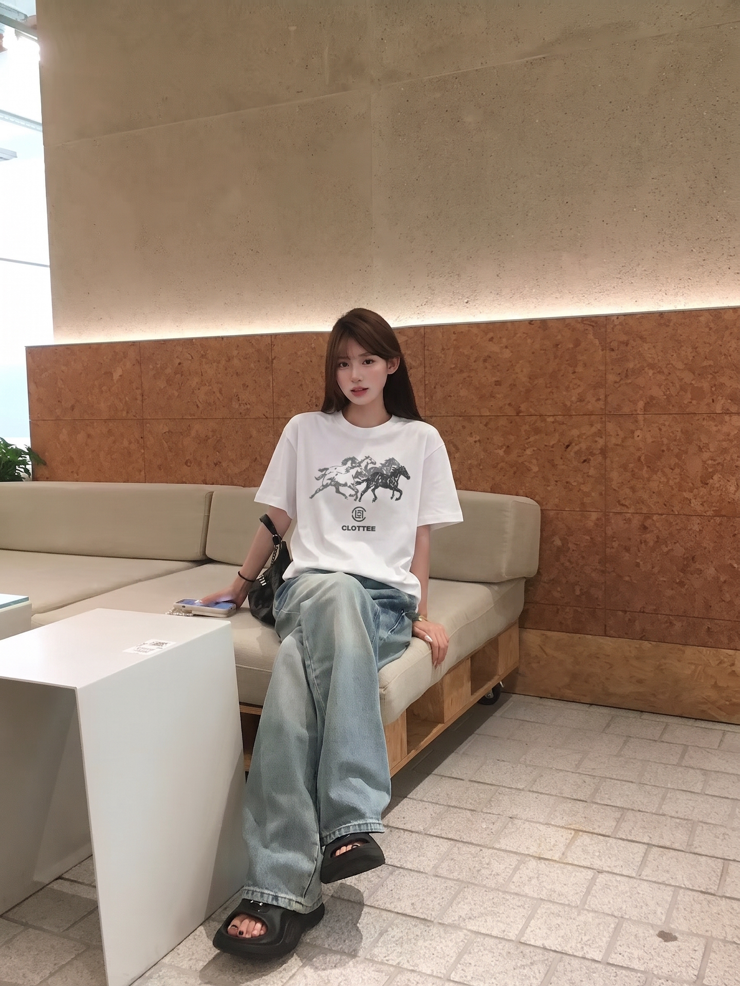 水墨万马白 T 韩系简约浅牛休闲百搭上衣