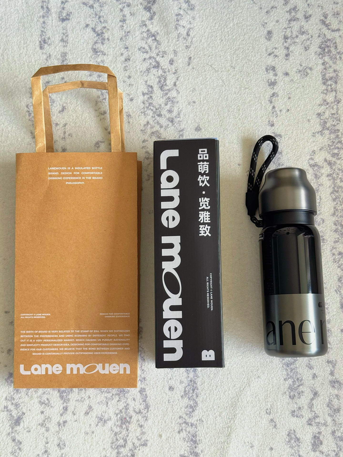 酷感黑银保温杯日常出行刚需！ 