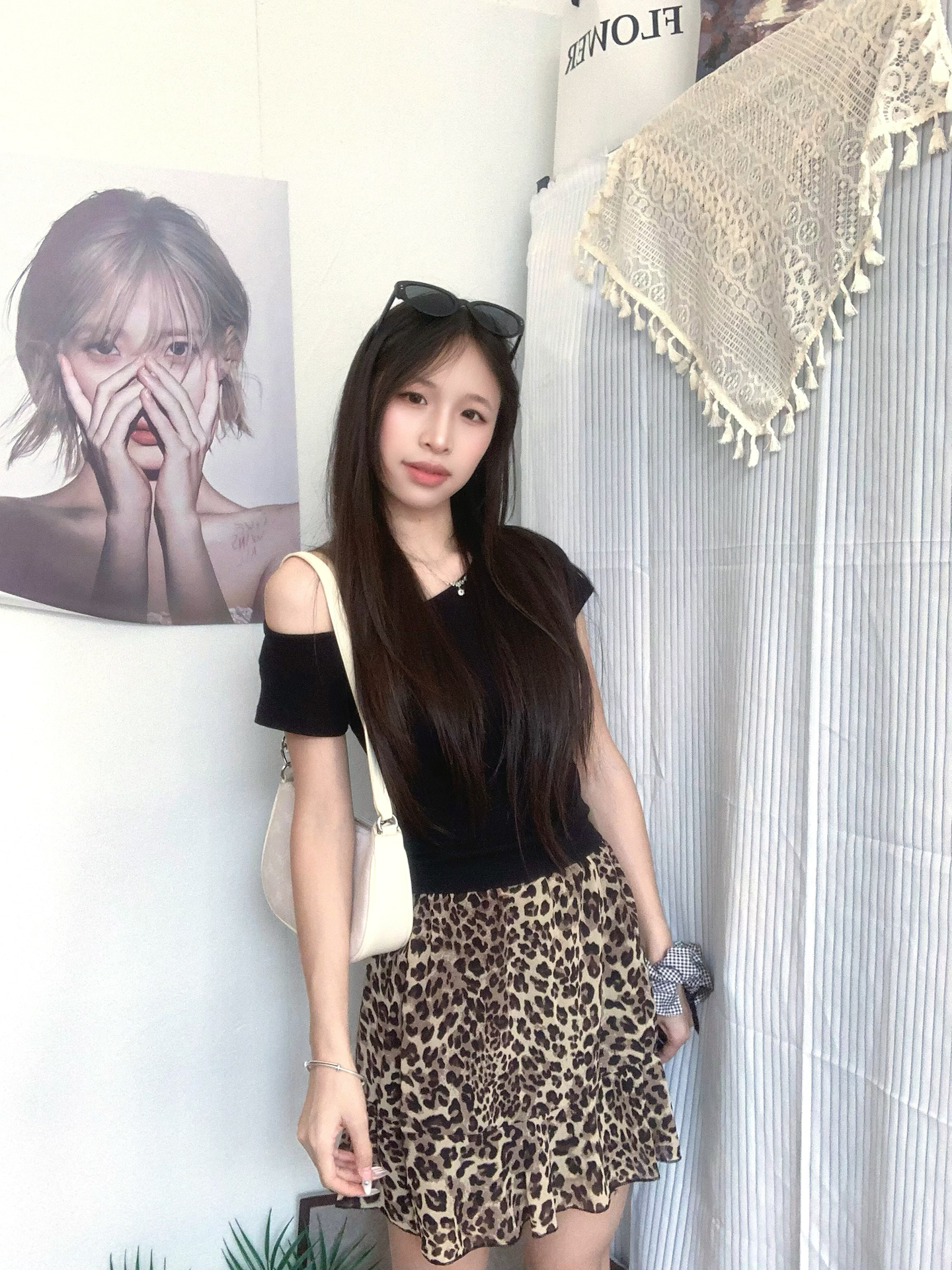 谁懂！^黑斜肩+豹纹裙^日常可穿的豹纹look🐾