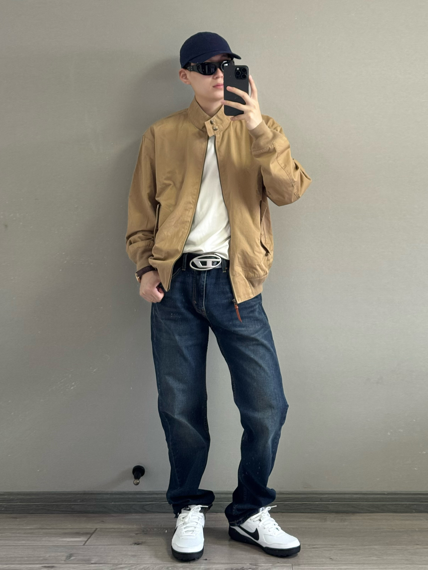 入秋雅痞风outfit｜这条直筒牛仔裤太懂男生穿搭
