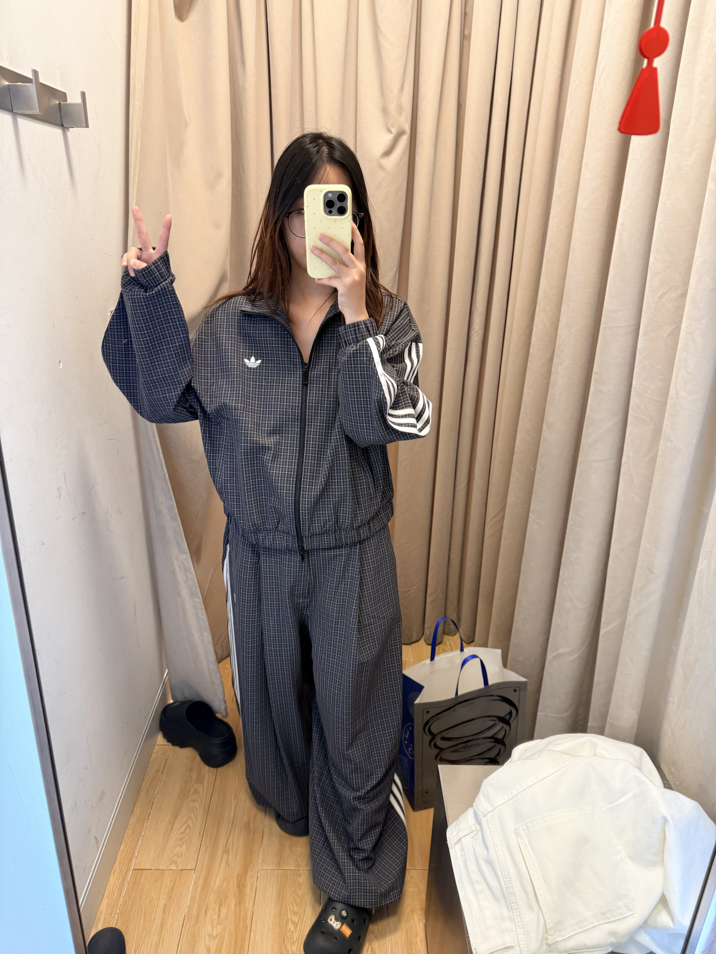 逛店挖到格纹运动套装!版型好看就是有点肉疼😣