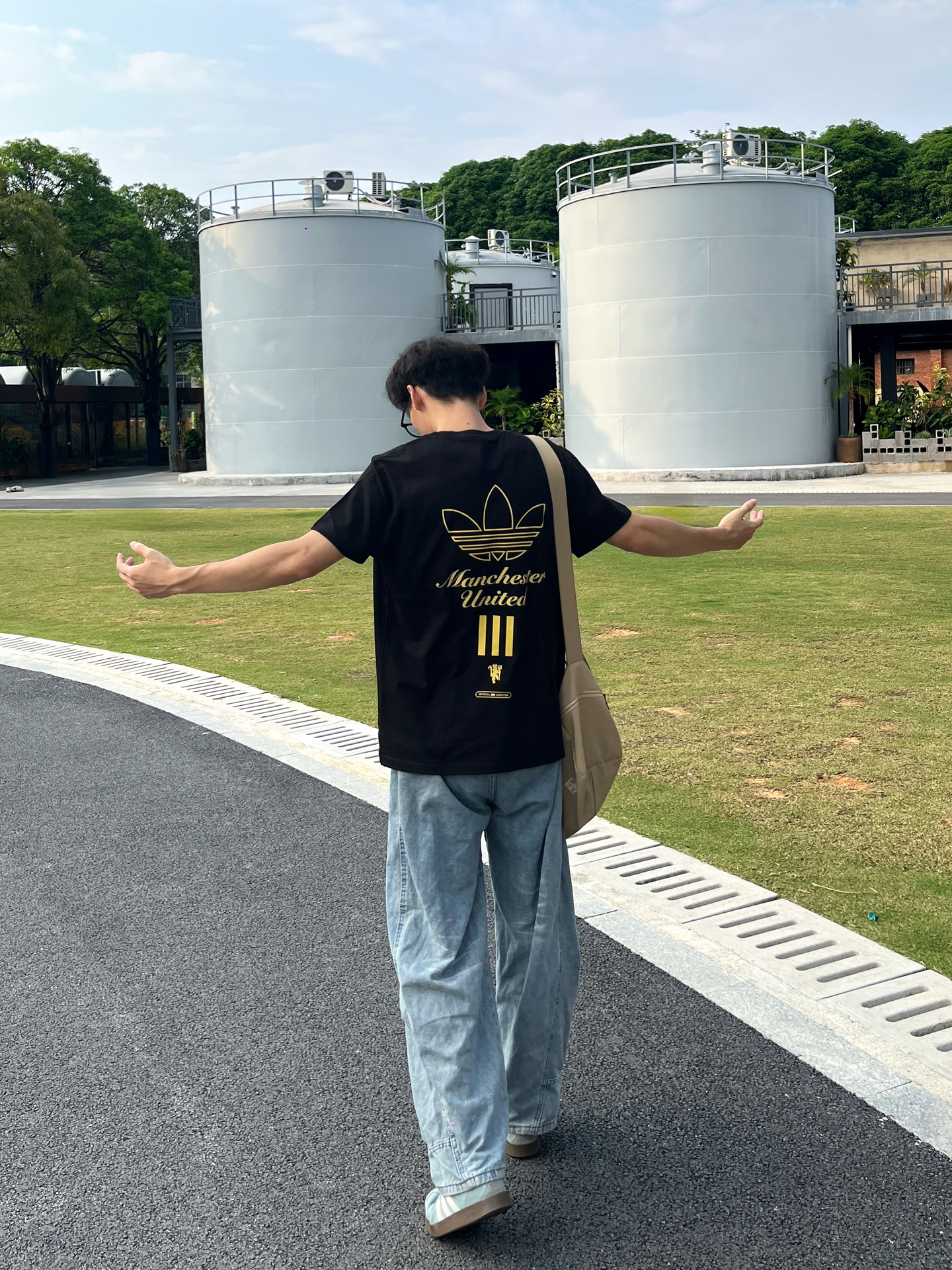 复古街头风！男生夏日松弛感穿搭