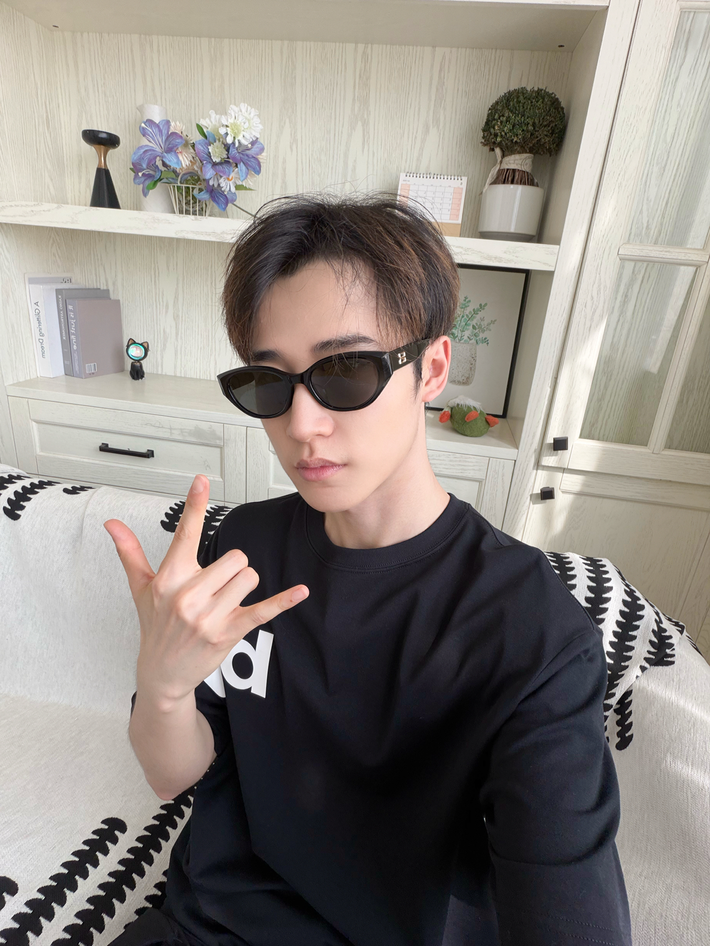 复古小框墨镜，夏日通勤太省心😎