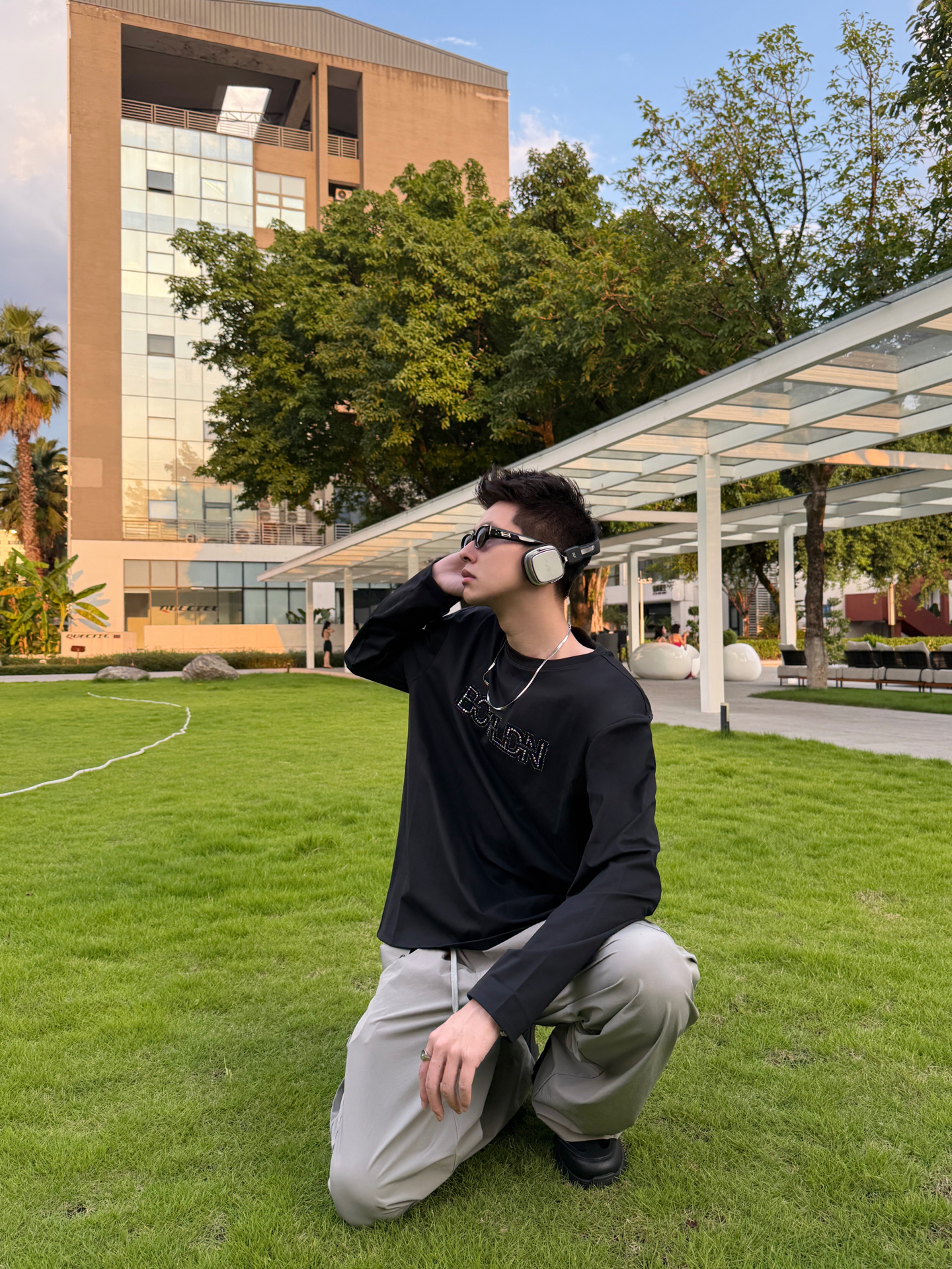 曜钻氛围感✨Boy London烫钻长袖T恤
