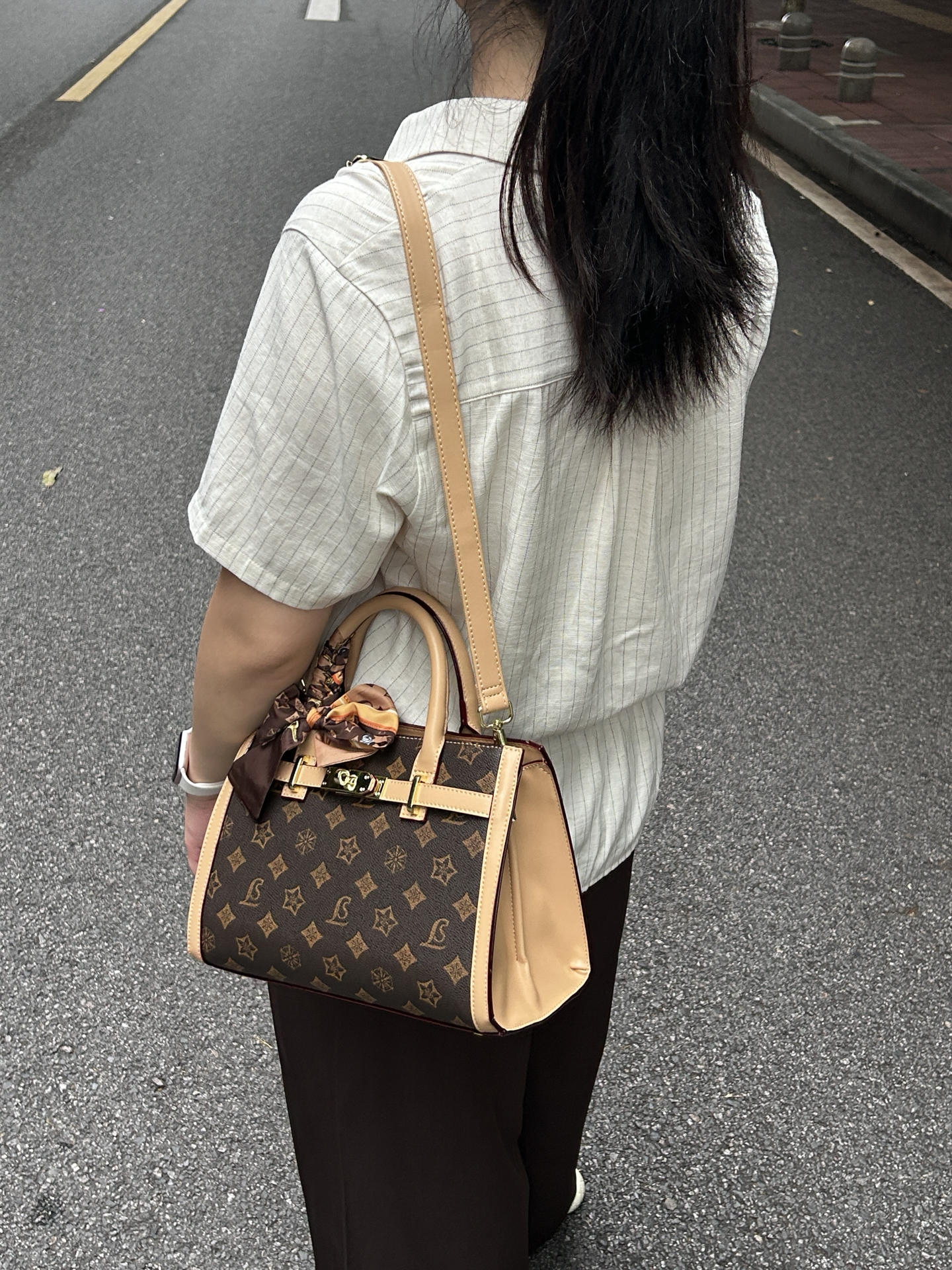 CentarlKatty这只手提包,妥妥富家千金氛围感✨