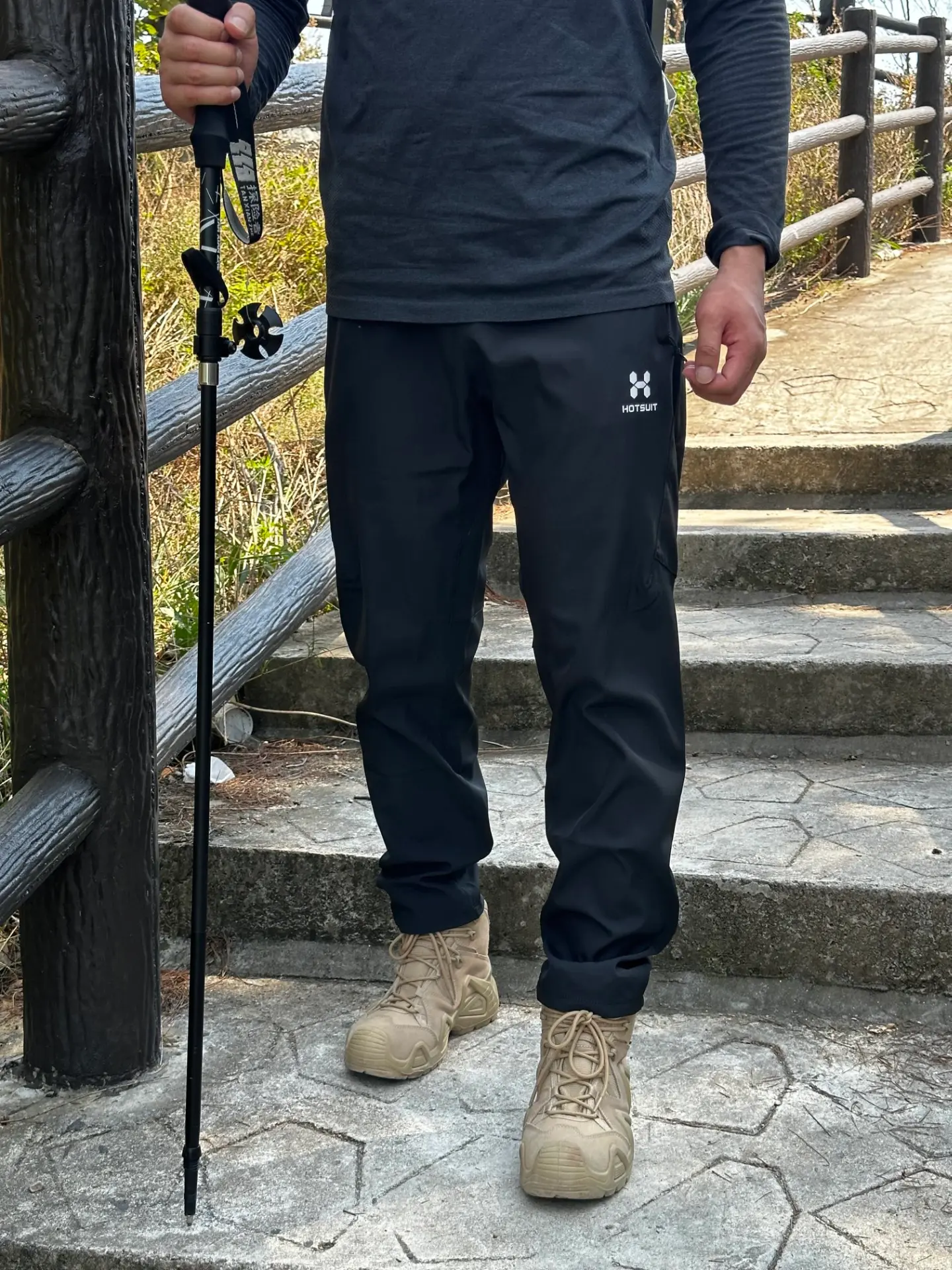 男生户外徒步,一条舒服耐造的软壳裤太重要了!