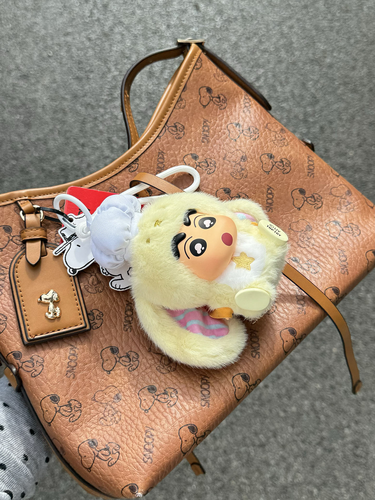 不素我说…我滴new盲盒挂件和介个小托特包包👜好搭呀
