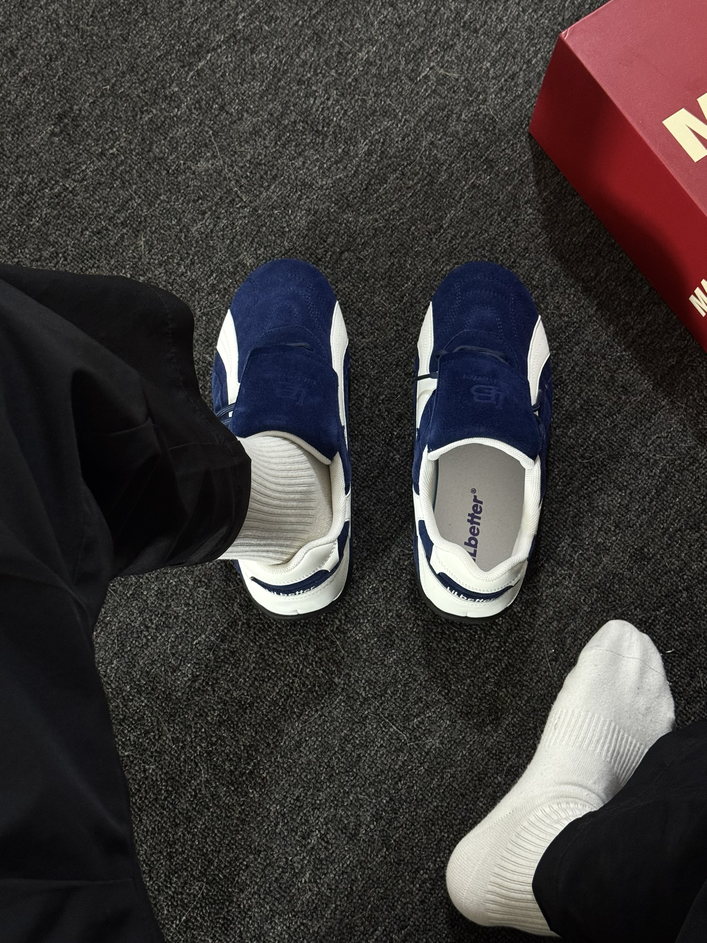 不上脚都不相信！克莱因蓝💙翻盖德训竟然这么显眼~