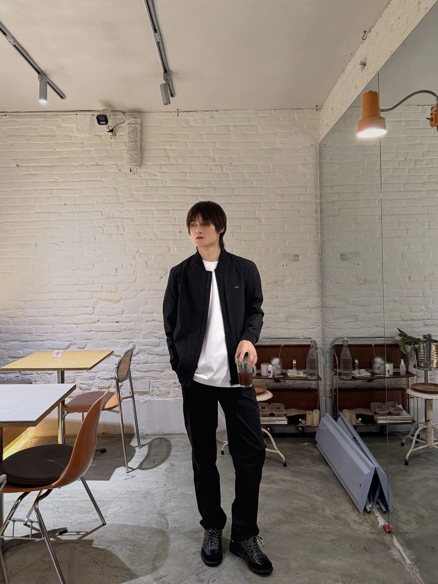 Cozy秋日|低饱和黑色系男生穿搭