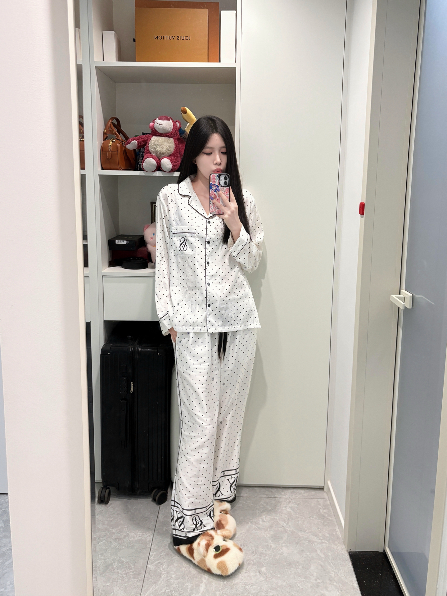 🐱糟糕!露出猫脚了ฅ^•ﻌ•^ฅ