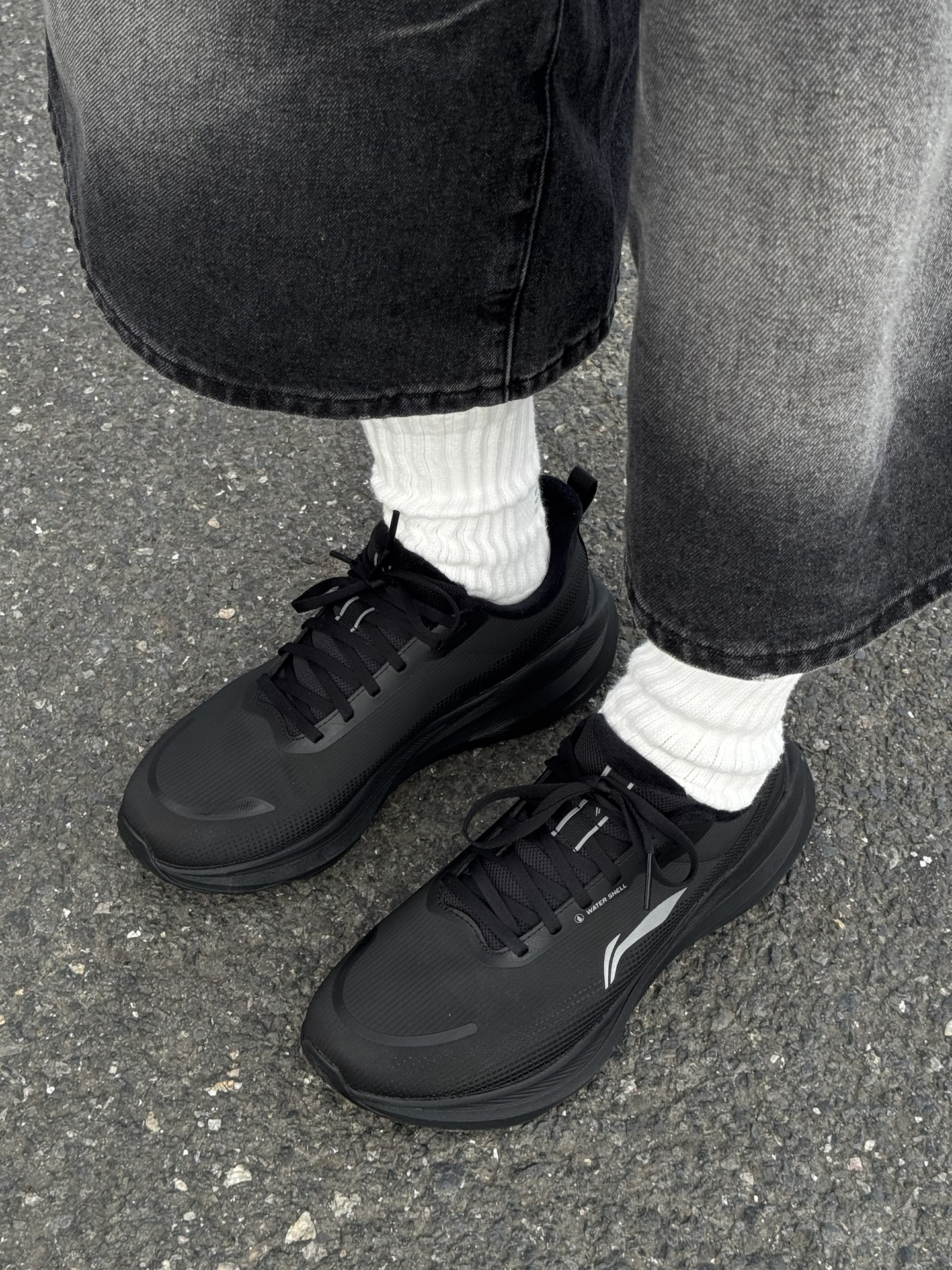 高性价比回弹缓震跑鞋推荐｜这双李宁吾跃4秋冬穿太顶了🖤