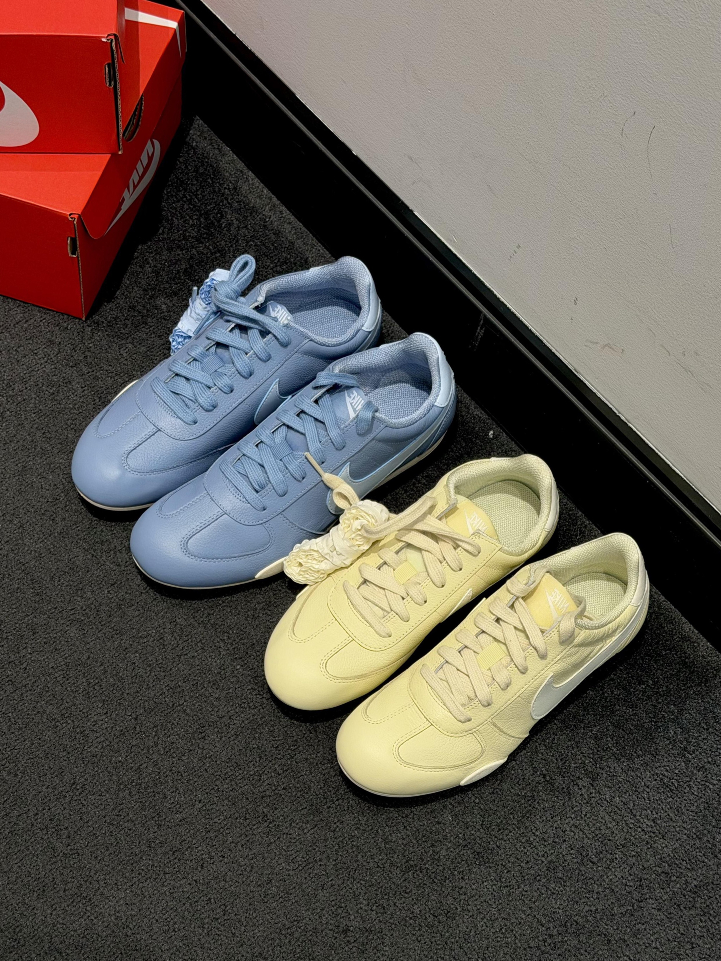 好纠结哦 这两双奶呼呼的Nike真的选不过来…