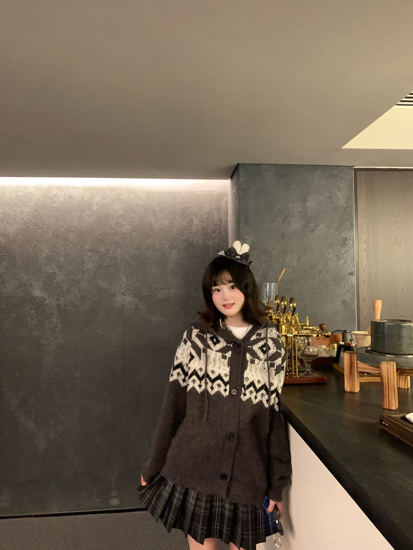 费尔岛羊毛毛衣+格纹裙🧺 | 咖啡店轻松出片啦!📷