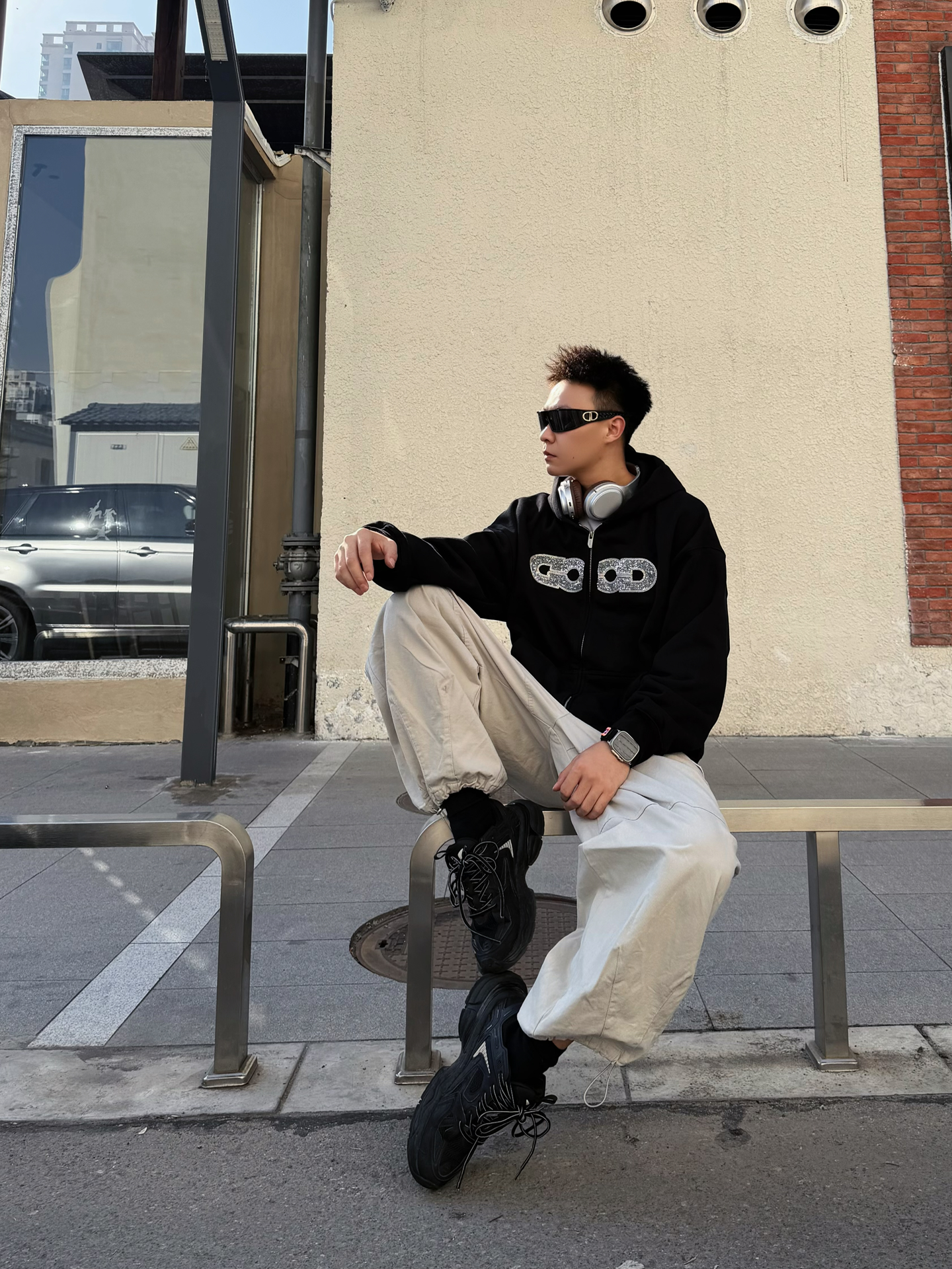 185cm 75kg 早秋男生质感单品｜黑色卫衣 