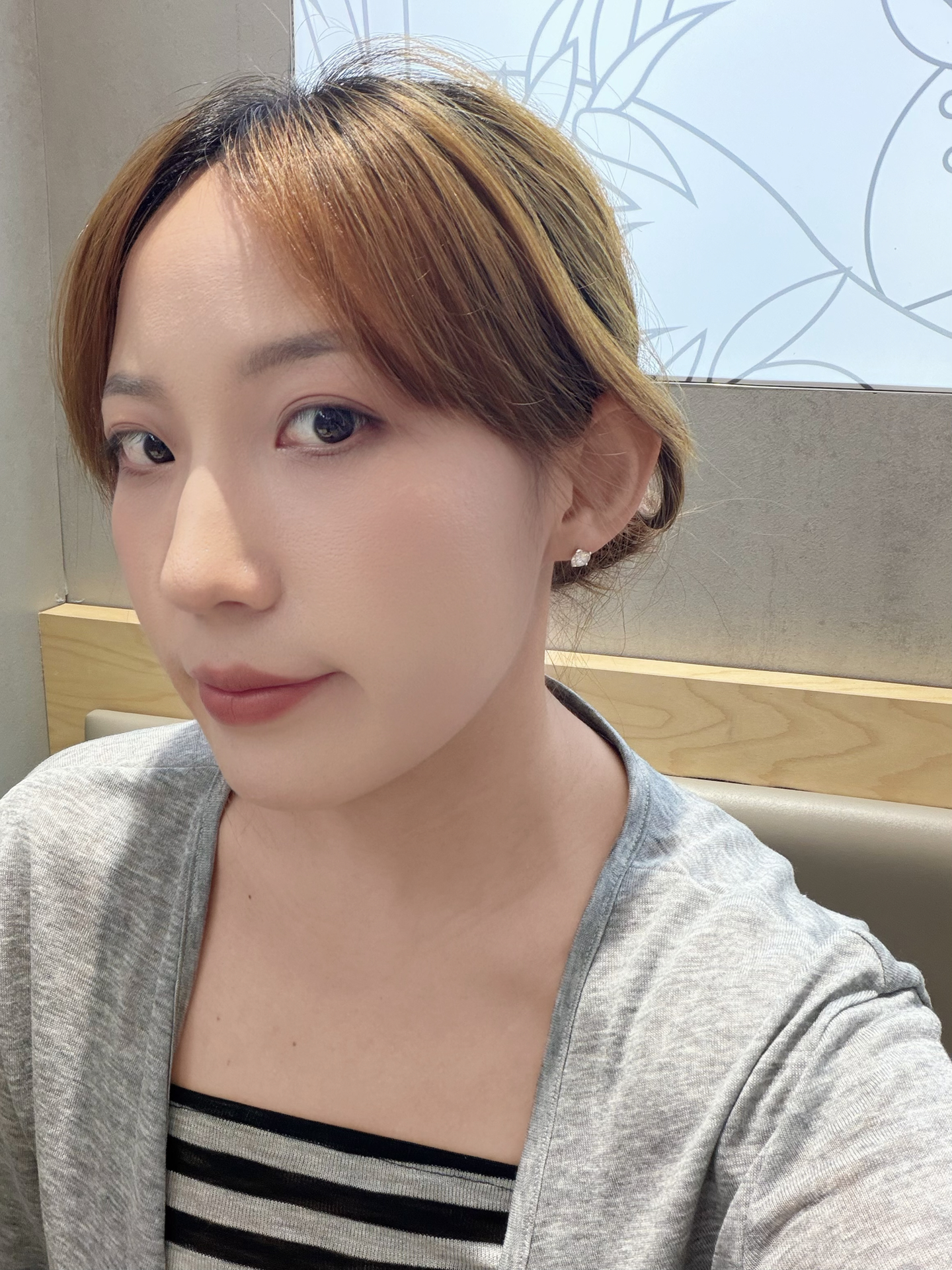 拥有一对💎耳钉…是女孩子日常都会戴的漂亮配饰