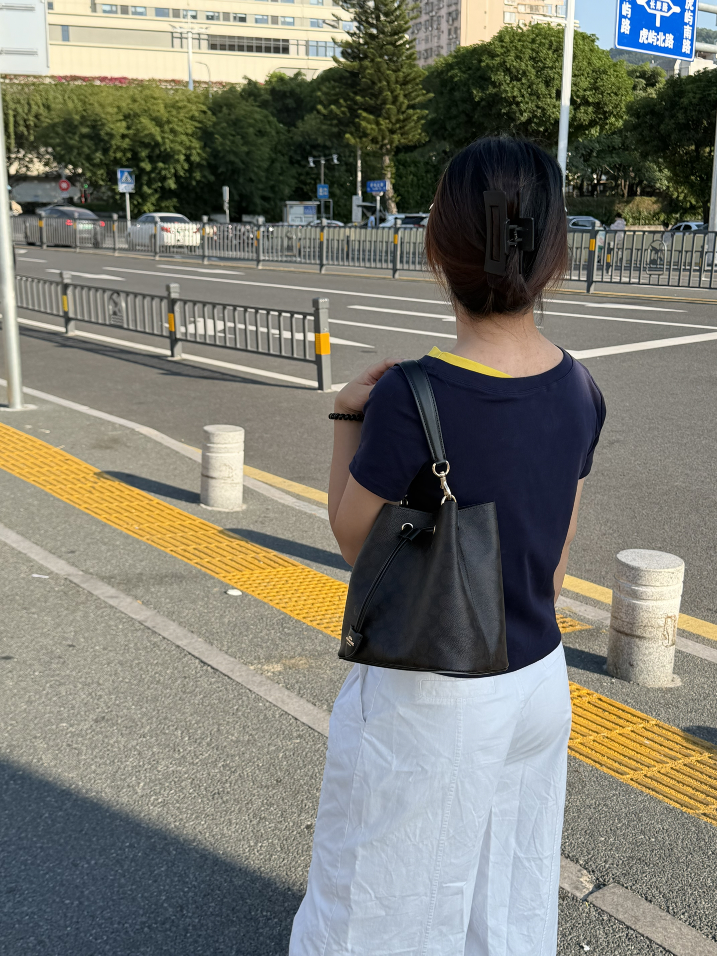 谁说咖色显老?这只Coach Rowan 21我越背越爱