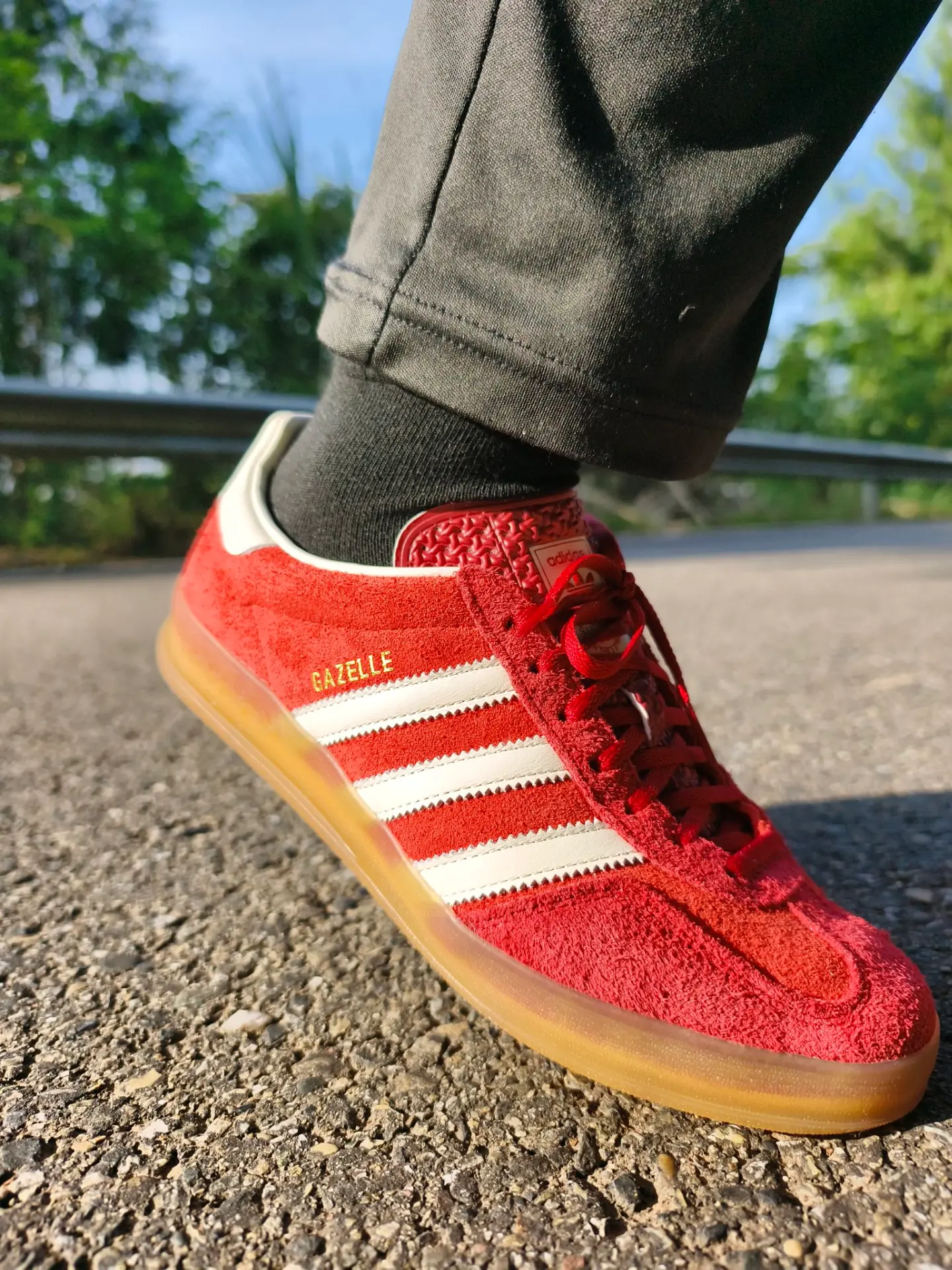 男生穿红色板鞋会闲置吗?150斤实测阿迪Gazelle