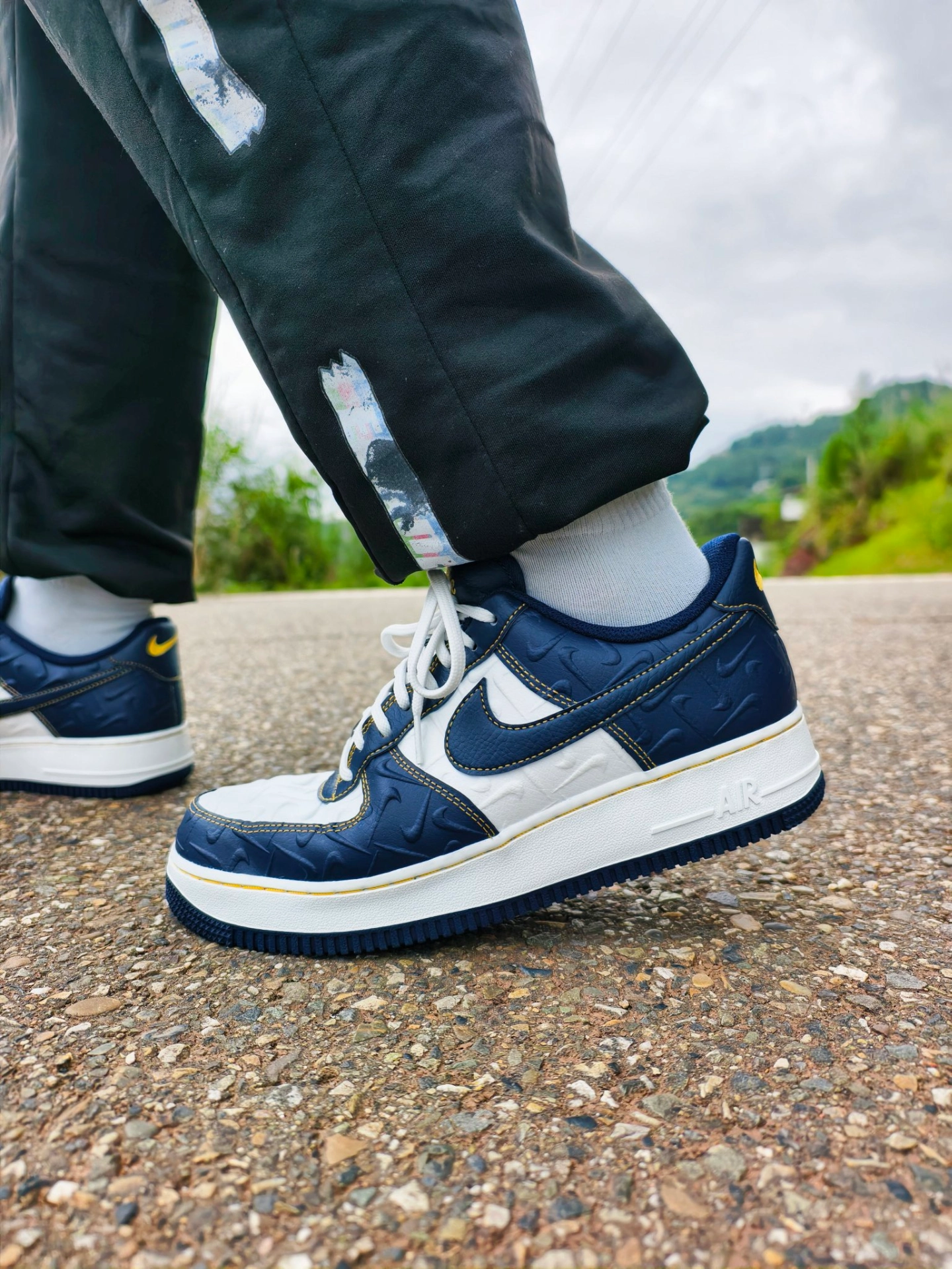 43码实测| Nike AF1白蓝上
脚实感