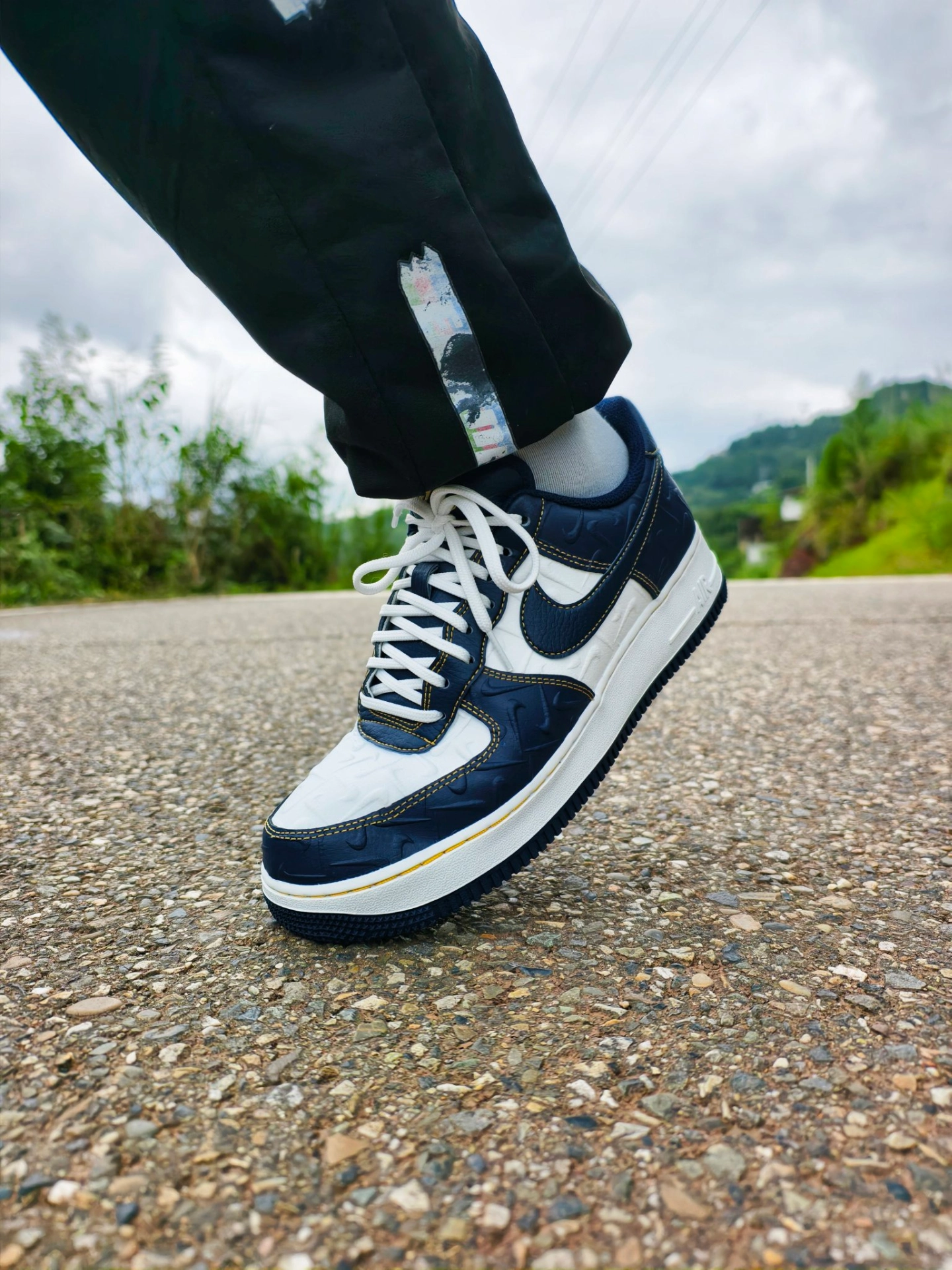 43码实测| Nike AF1白蓝上
脚实感