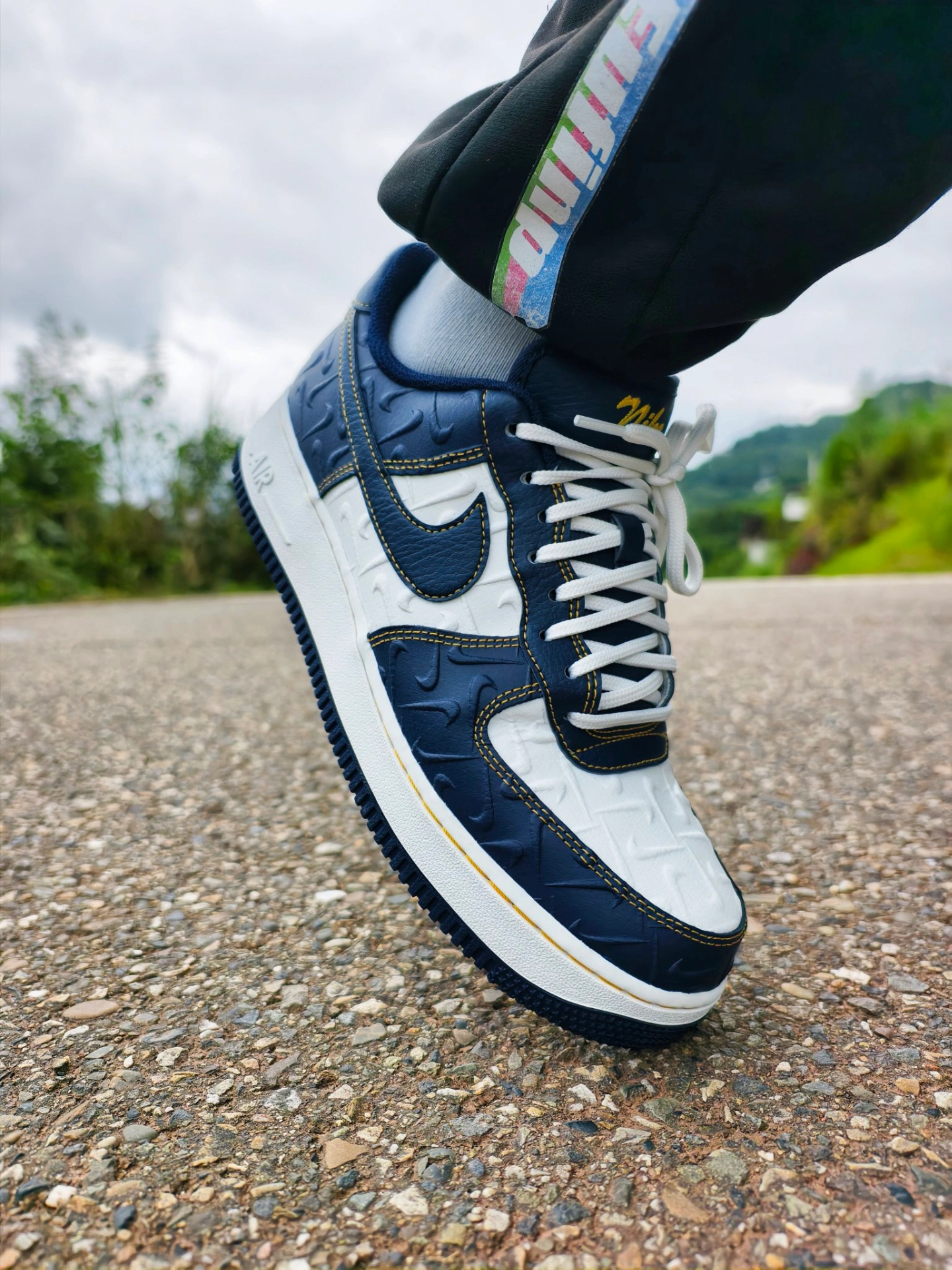 43码实测| Nike AF1白蓝上
脚实感