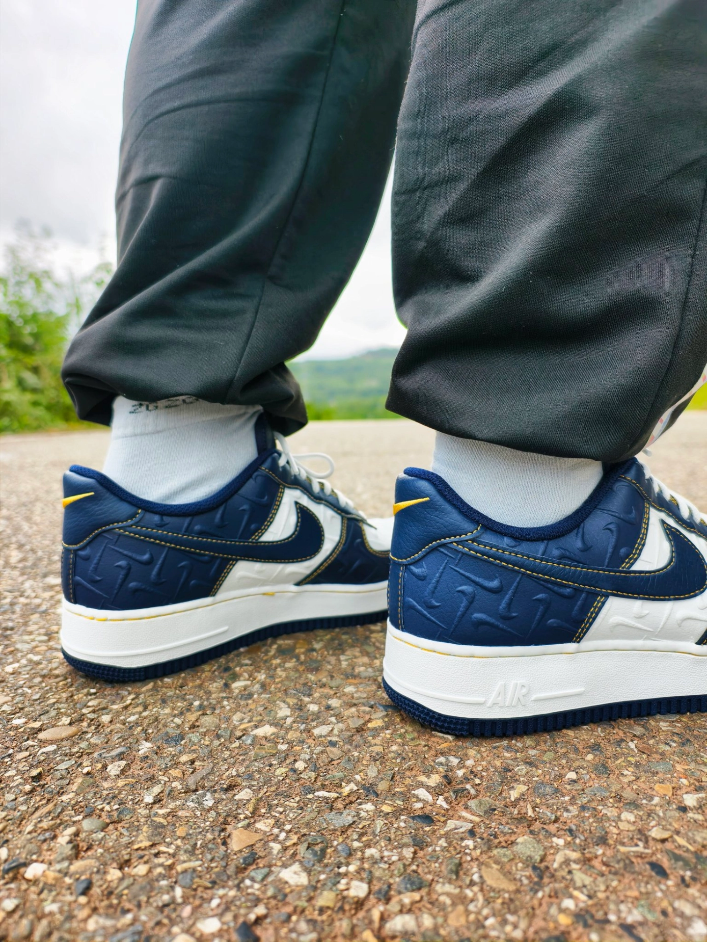 43码实测| Nike AF1白蓝上
脚实感