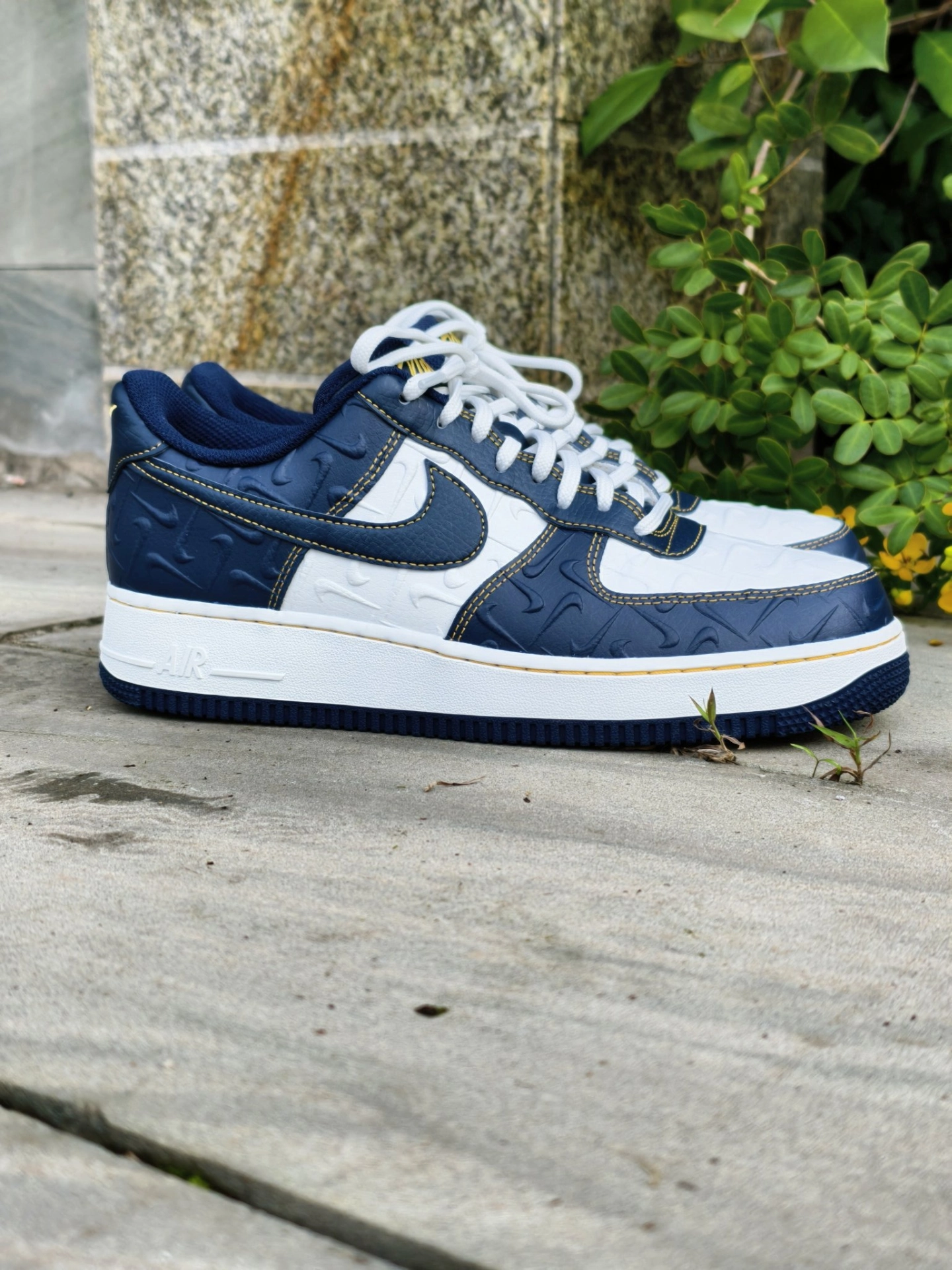 43码实测| Nike AF1白蓝上
脚实感