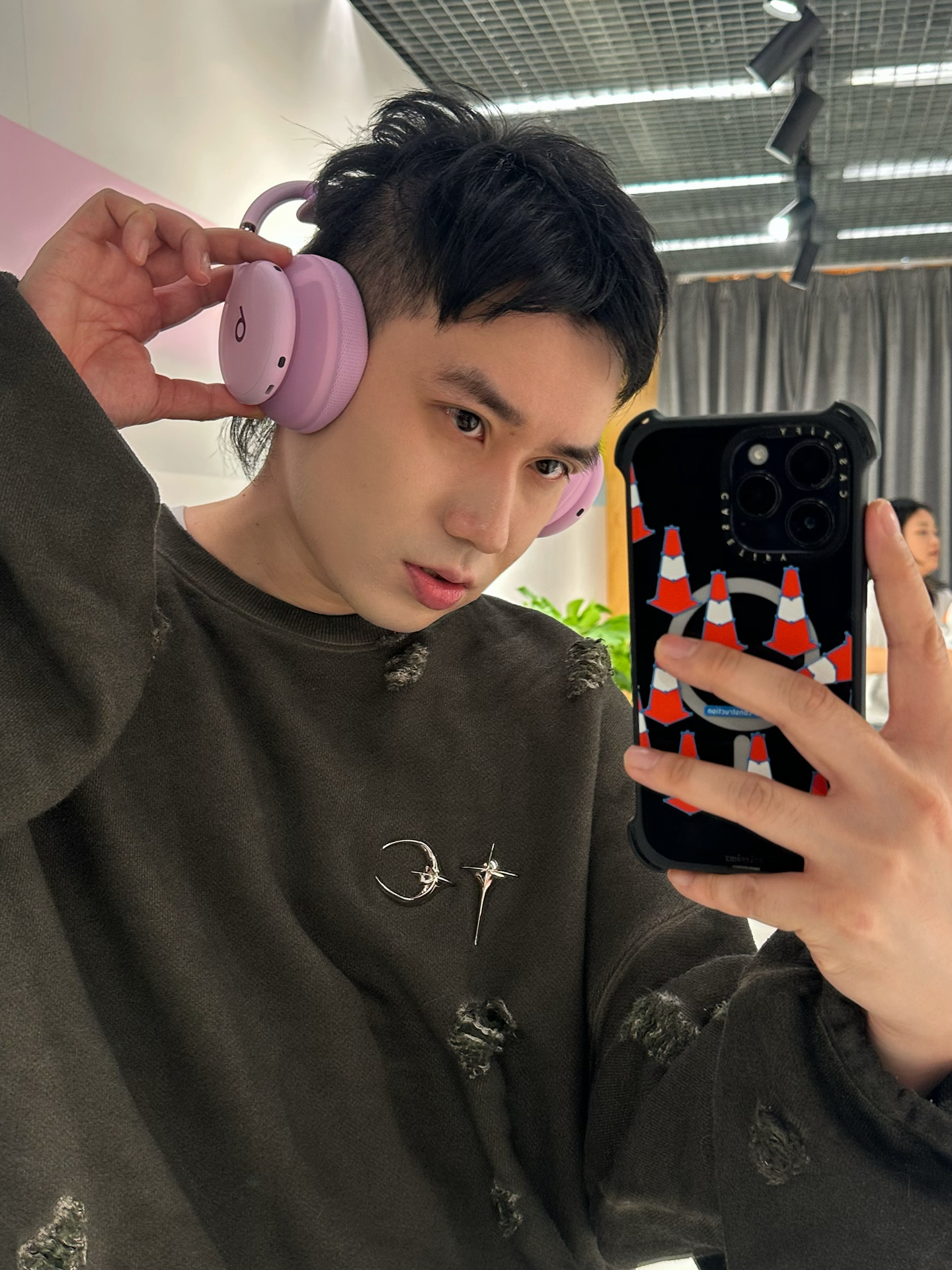 街头穿衣风度这一块,我和Psy.P都选THUGCLUB