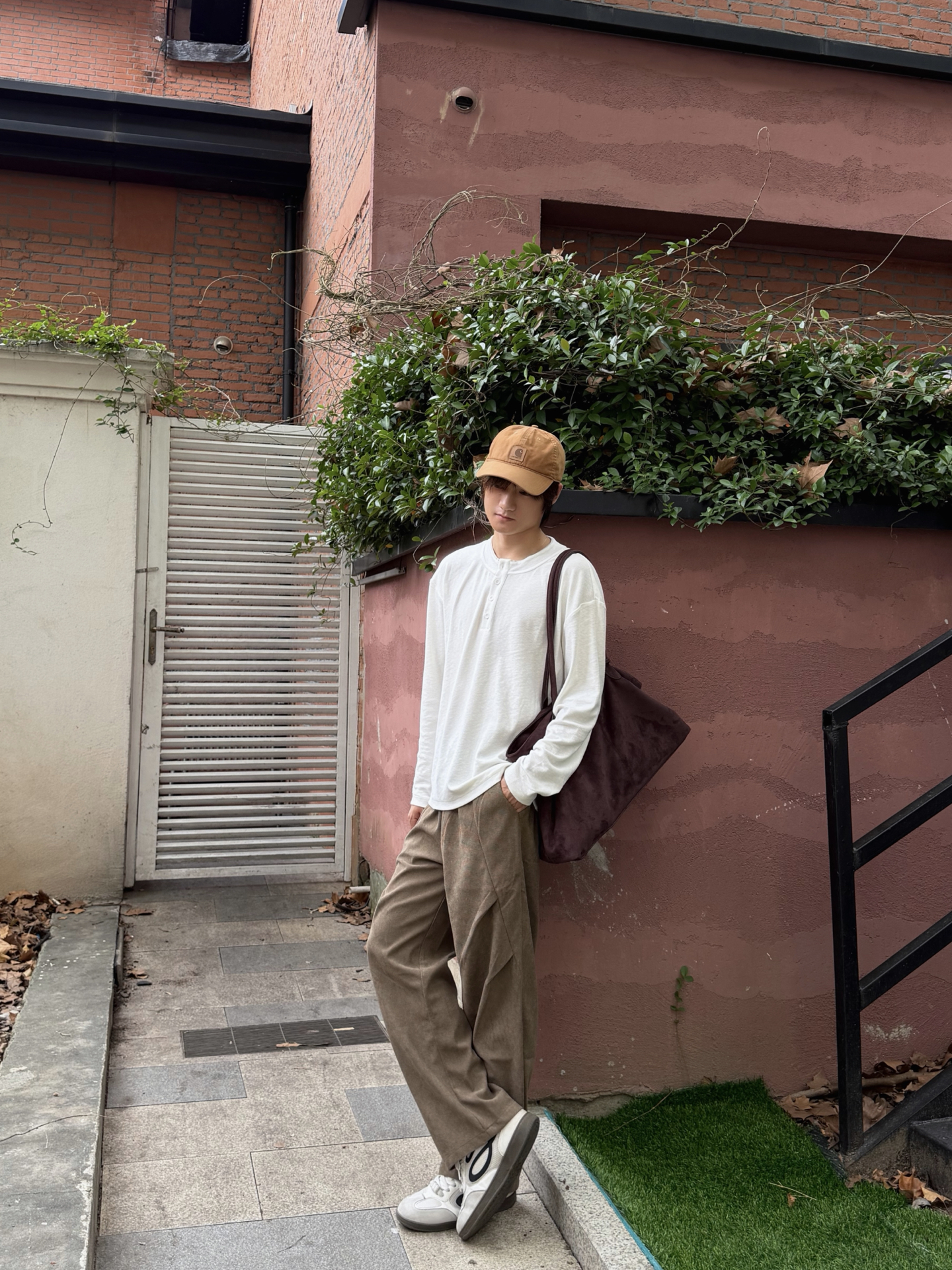 早秋男生松弛感穿搭｜简单干净的大地色系🍂
