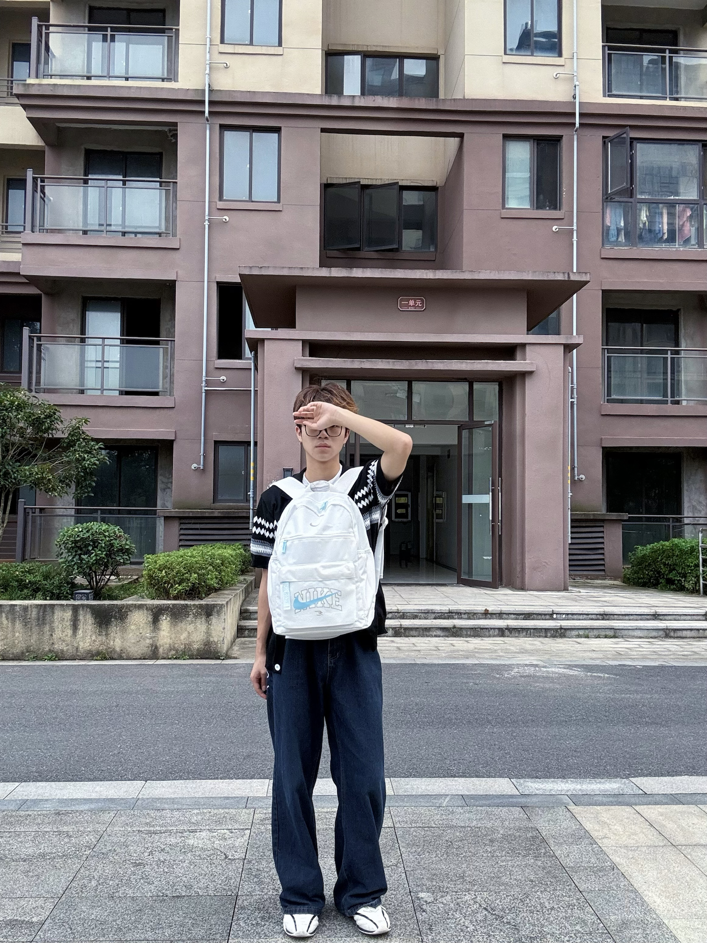 Nike奶白棉花糖双肩包 学生党清爽书包
