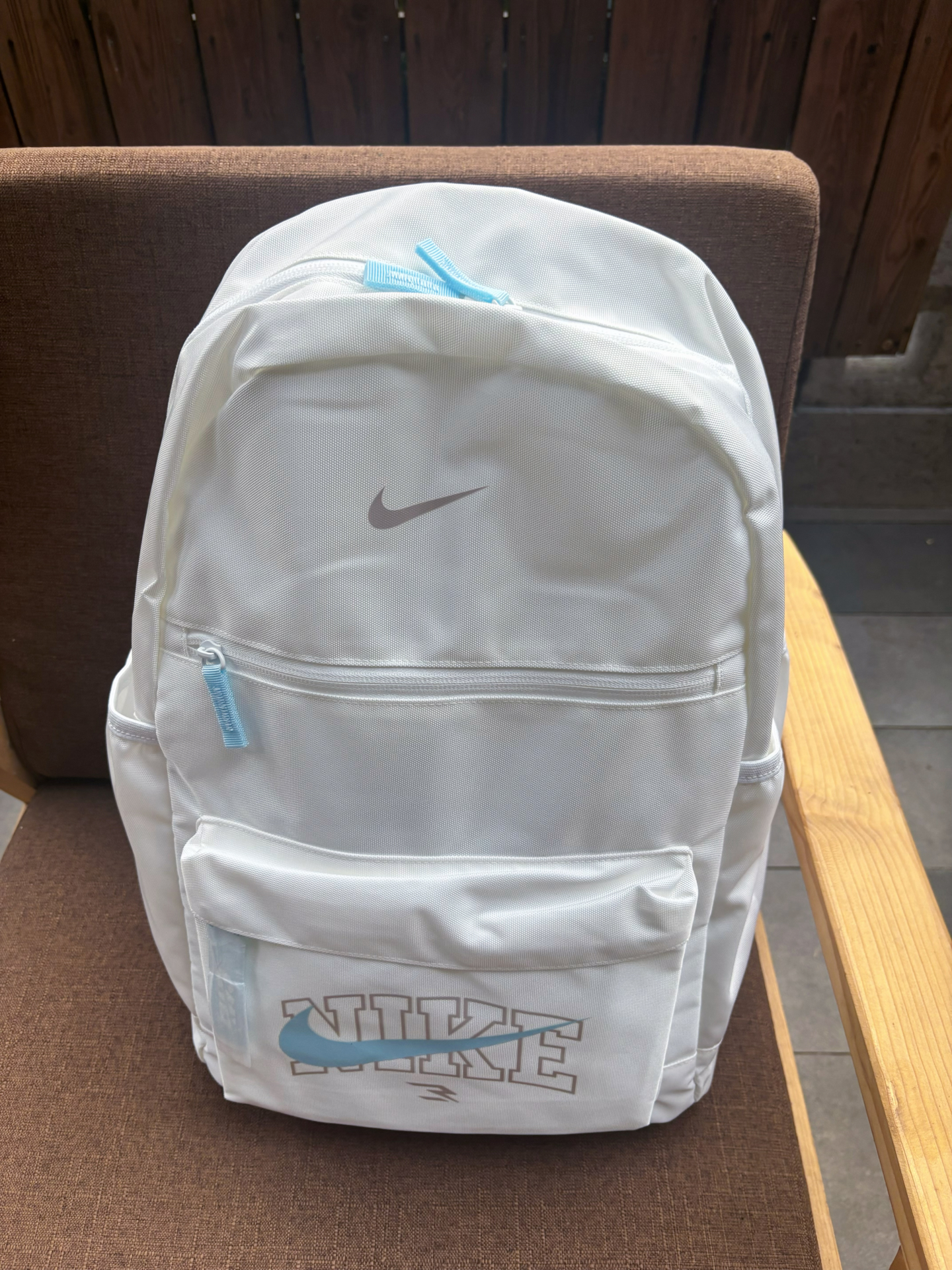 Nike奶白棉花糖双肩包 学生党清爽书包