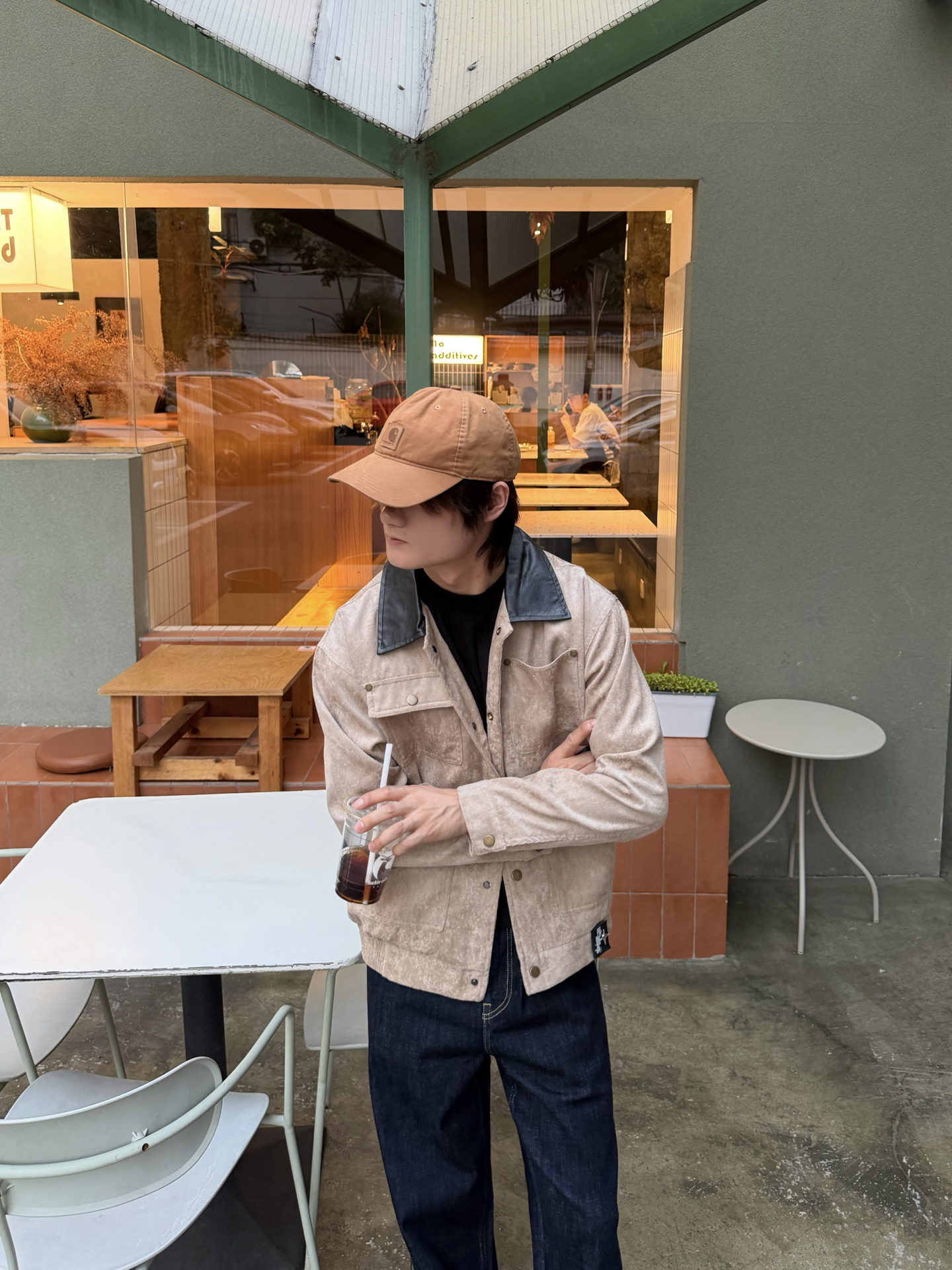 复古做旧工装夹克|男生秋日咖啡店松弛穿搭