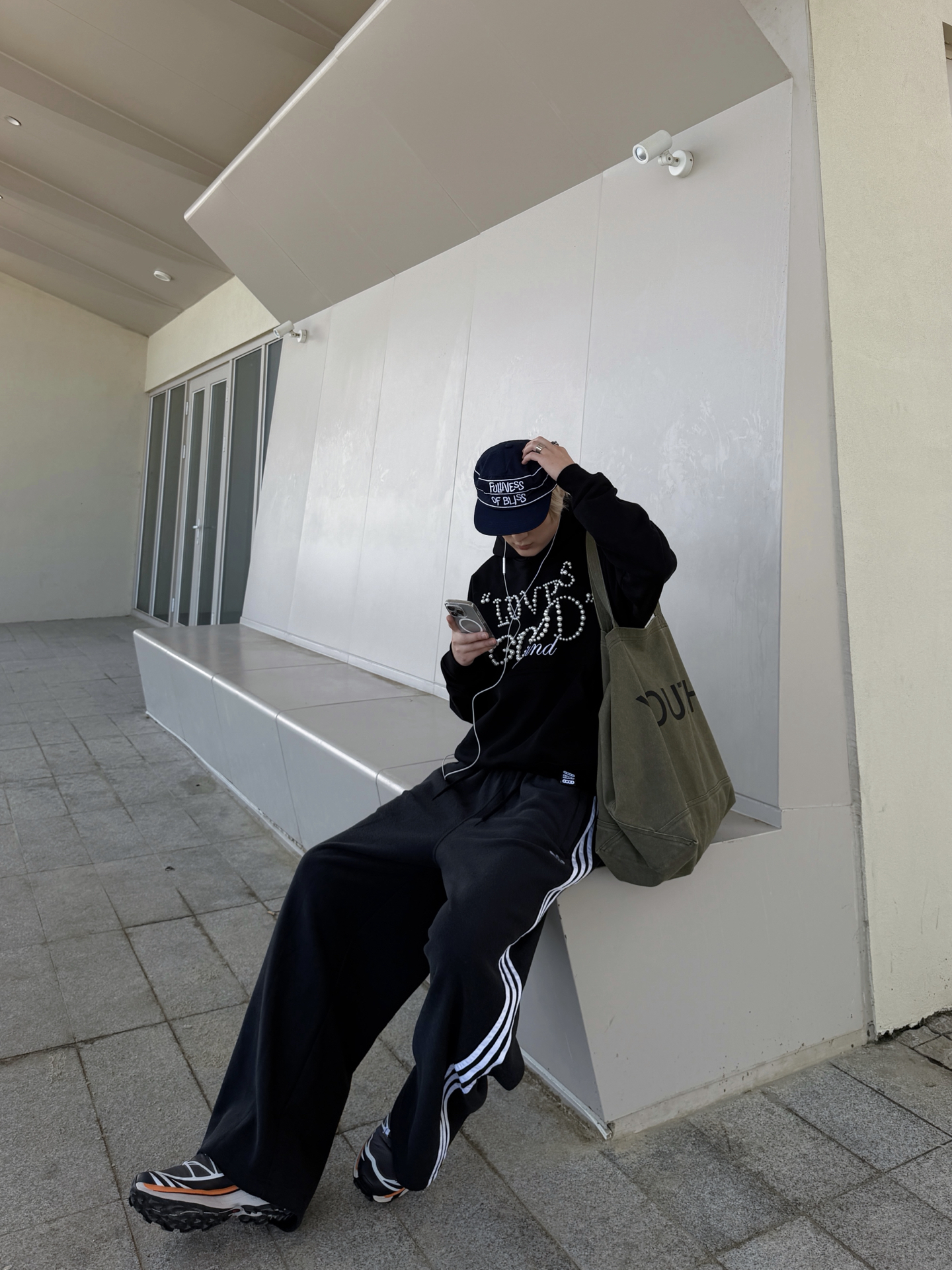 穿出我的风度｜海边一套舒服的黑系休闲穿搭🌊