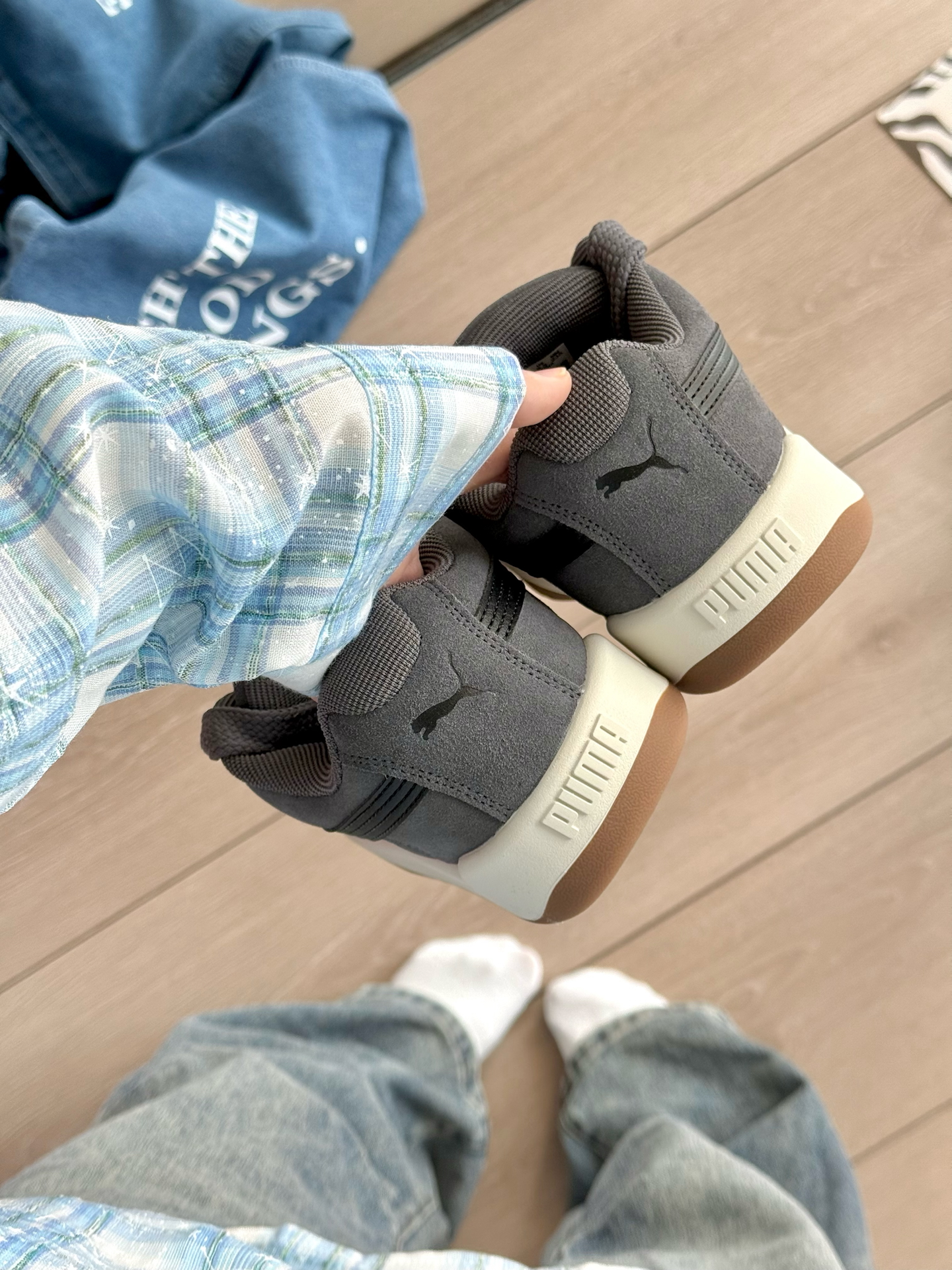 慵懒面包鞋型~介双PUMA水泥灰板鞋吼有质感