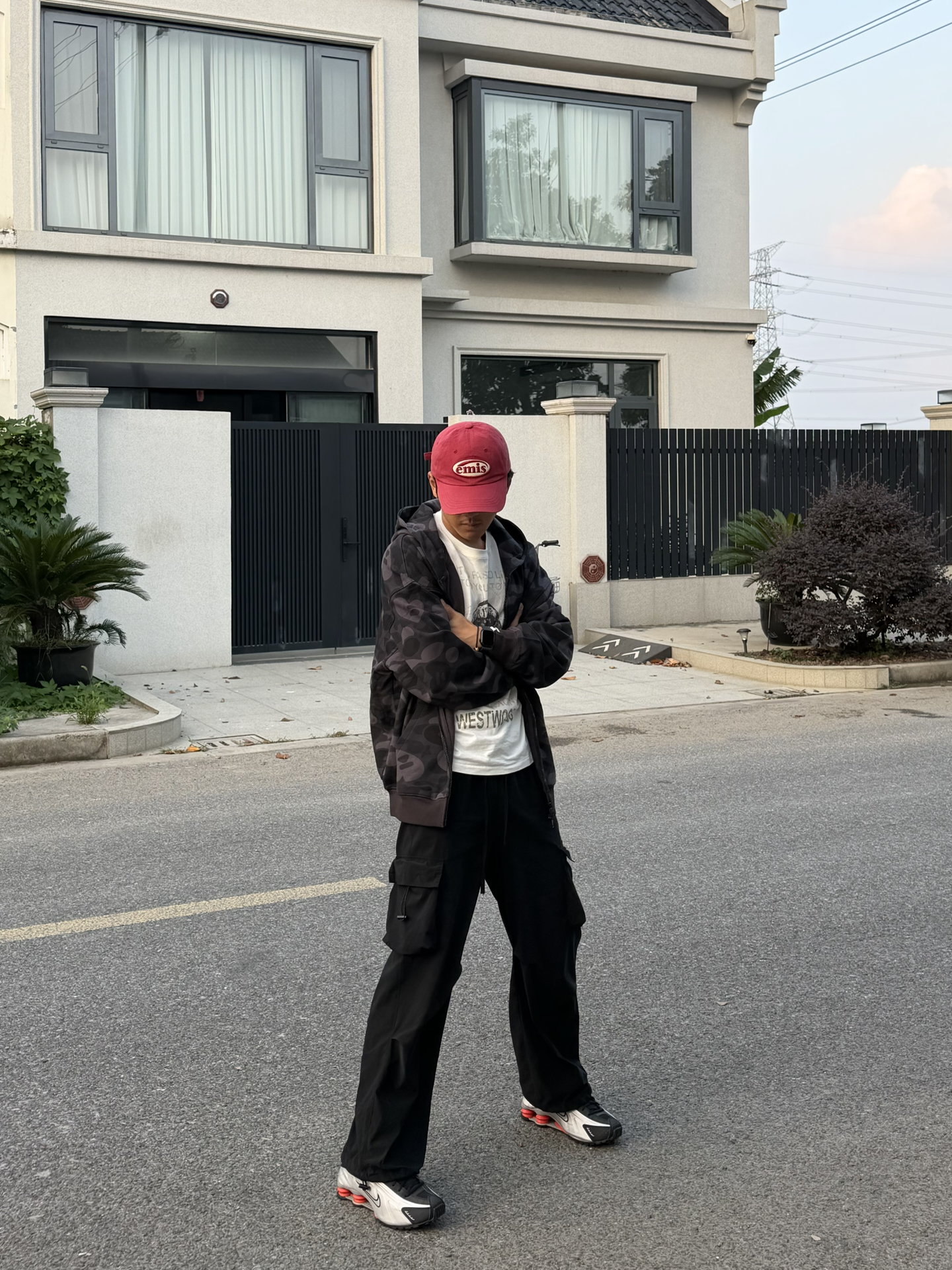 黑迷彩APEE卫衣穿搭|美式街头感拉满🖤