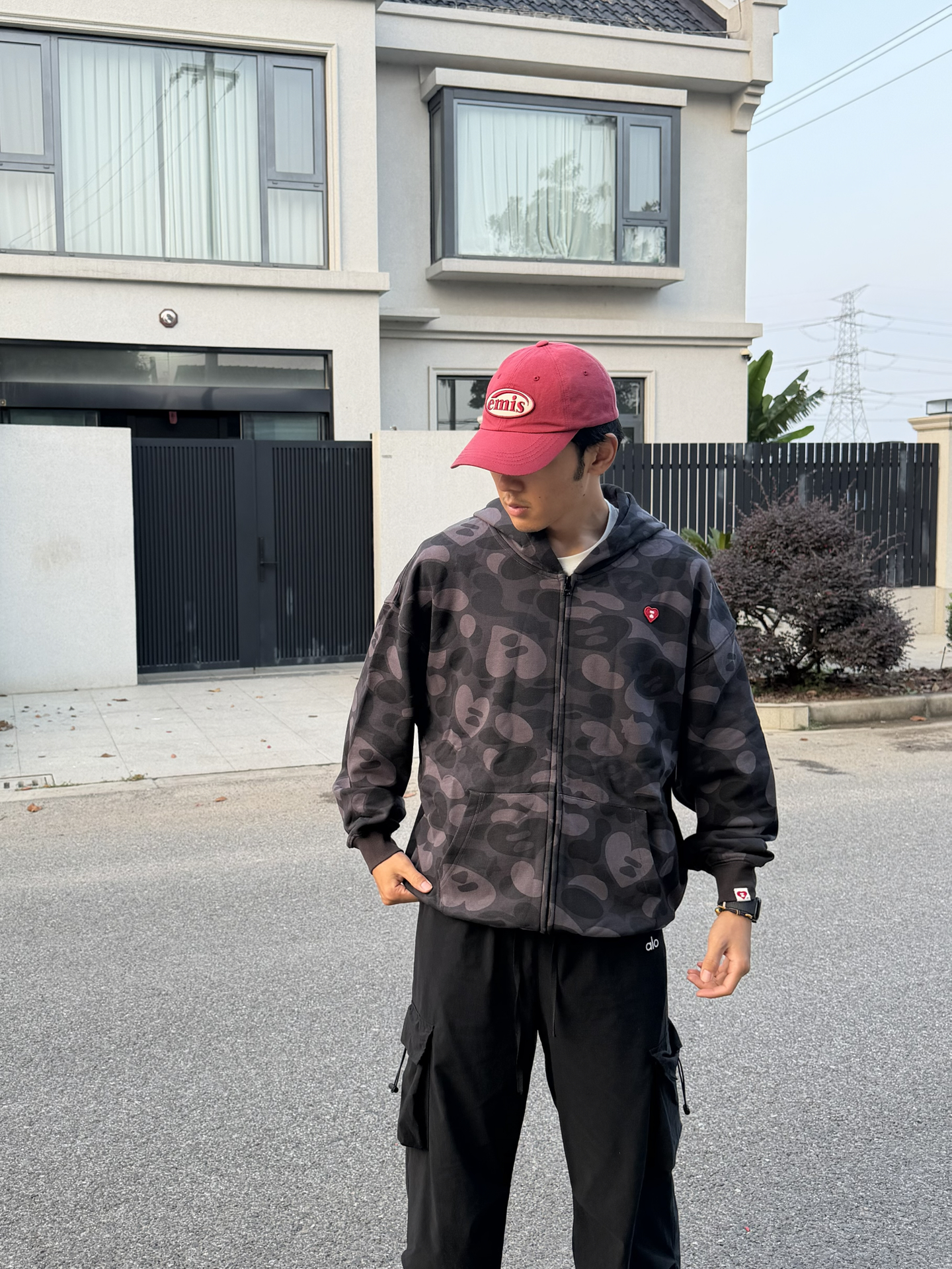 黑迷彩APEE卫衣穿搭|美式街头感拉满🖤