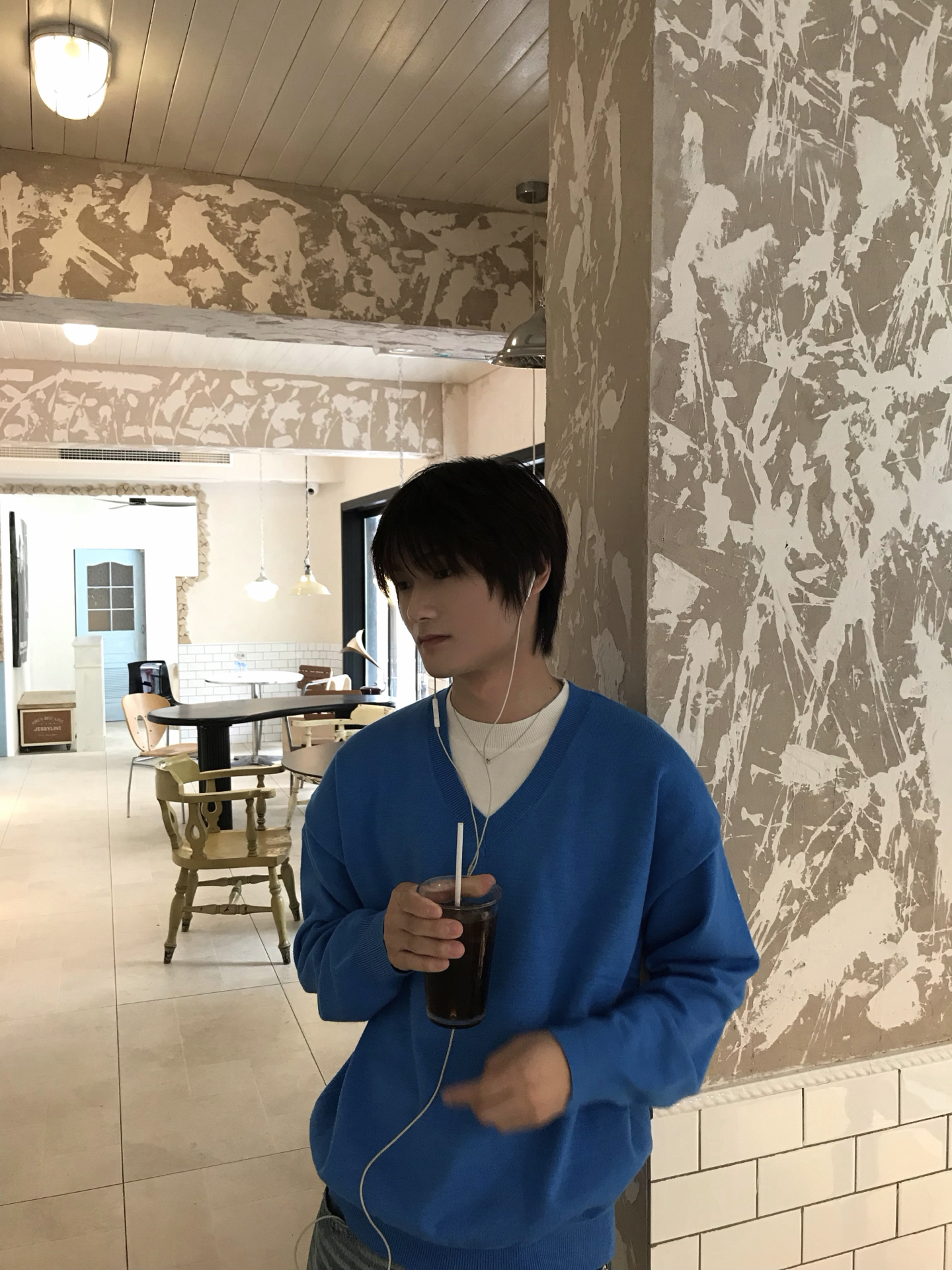 克莱因蓝V领毛衣|韩系少年感拿捏住💙