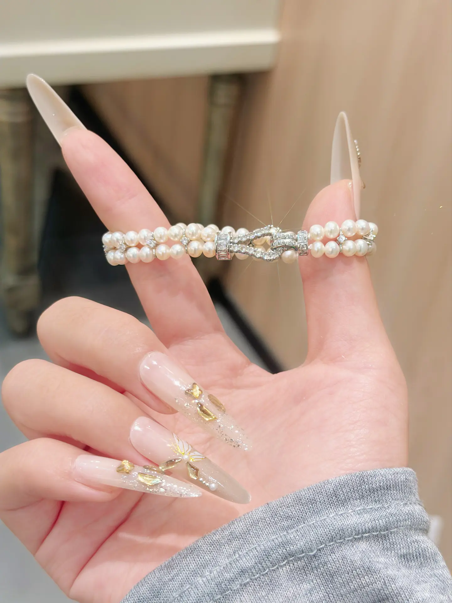 泰温柔啦✨…哪个女孩子秋冬没有一条珍珠手链
