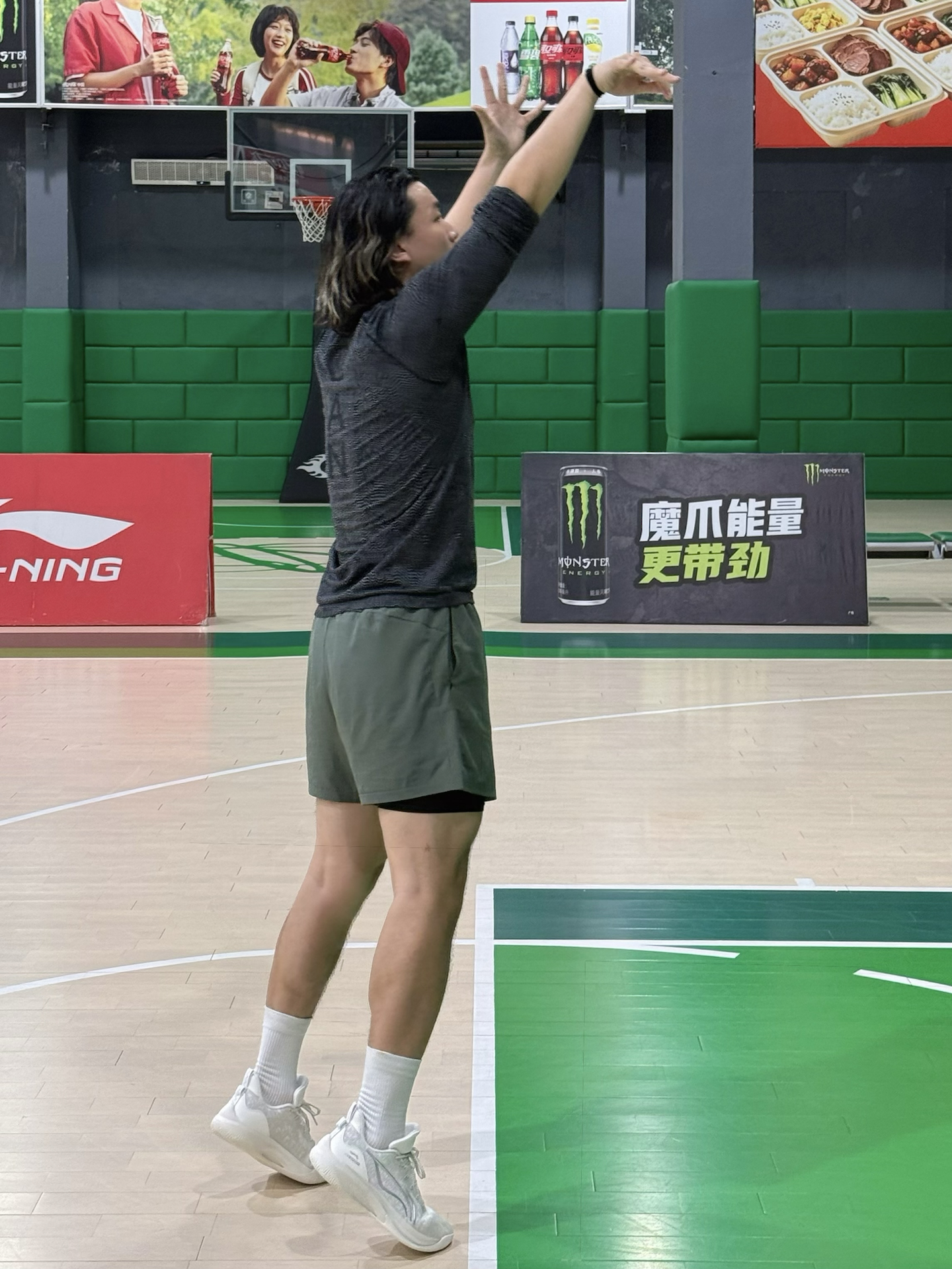 现在小朋友的篮球鞋都这么能打的吗❓