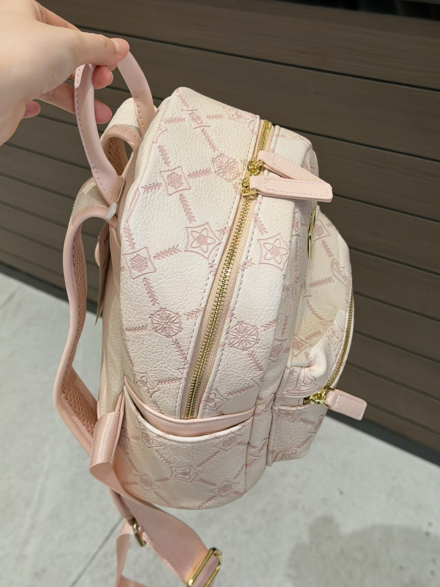 小ck泥糊涂啦…介么粉嫩🎀的包包到底该怎么选啊!