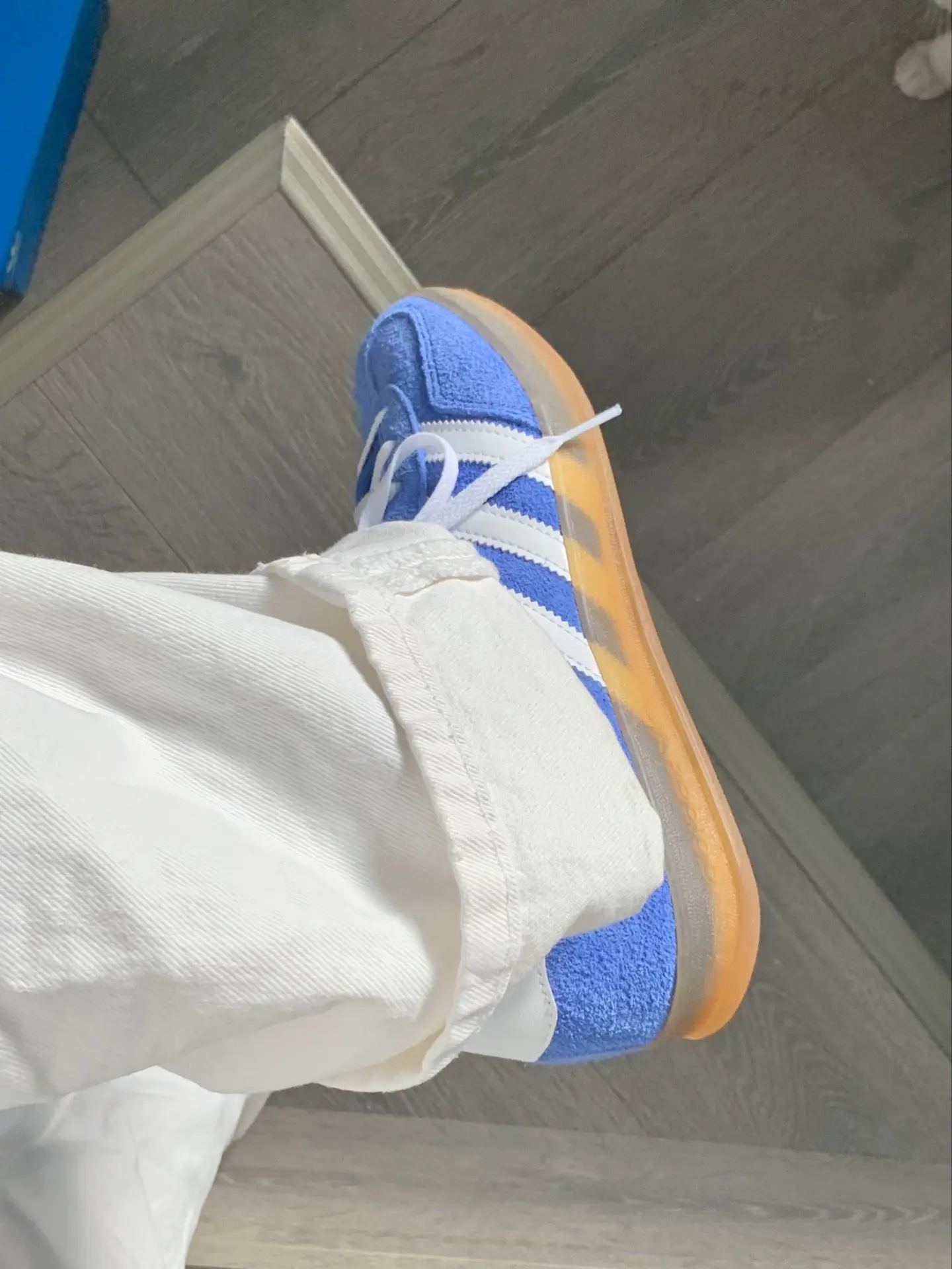 别再只买samba了!这双蓝色Gazelle实物也太美了!
