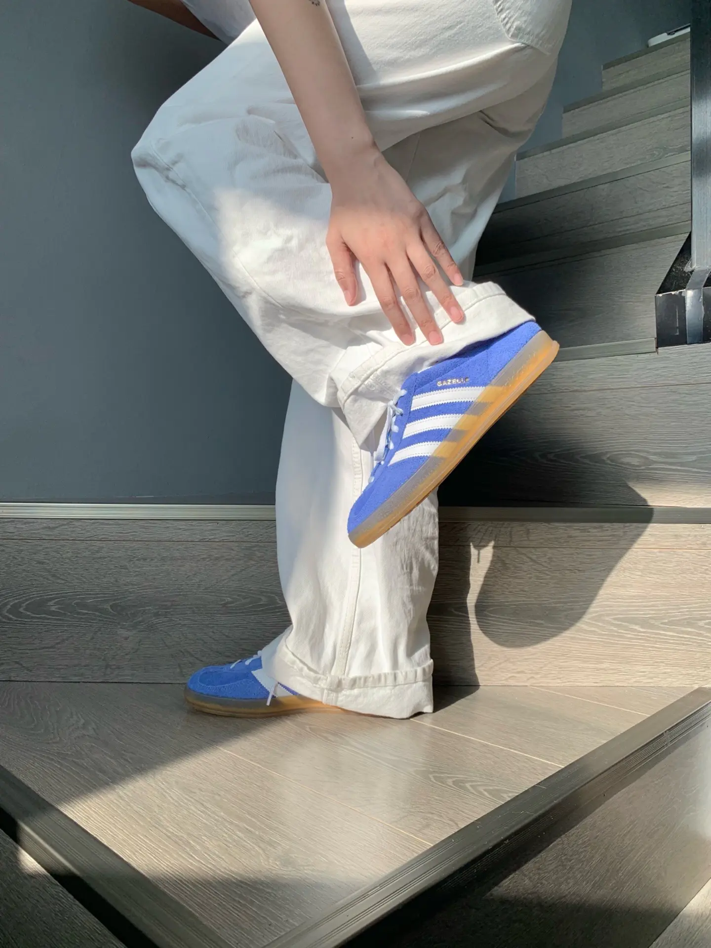 别再只买samba了!这双蓝色Gazelle实物也太美了!