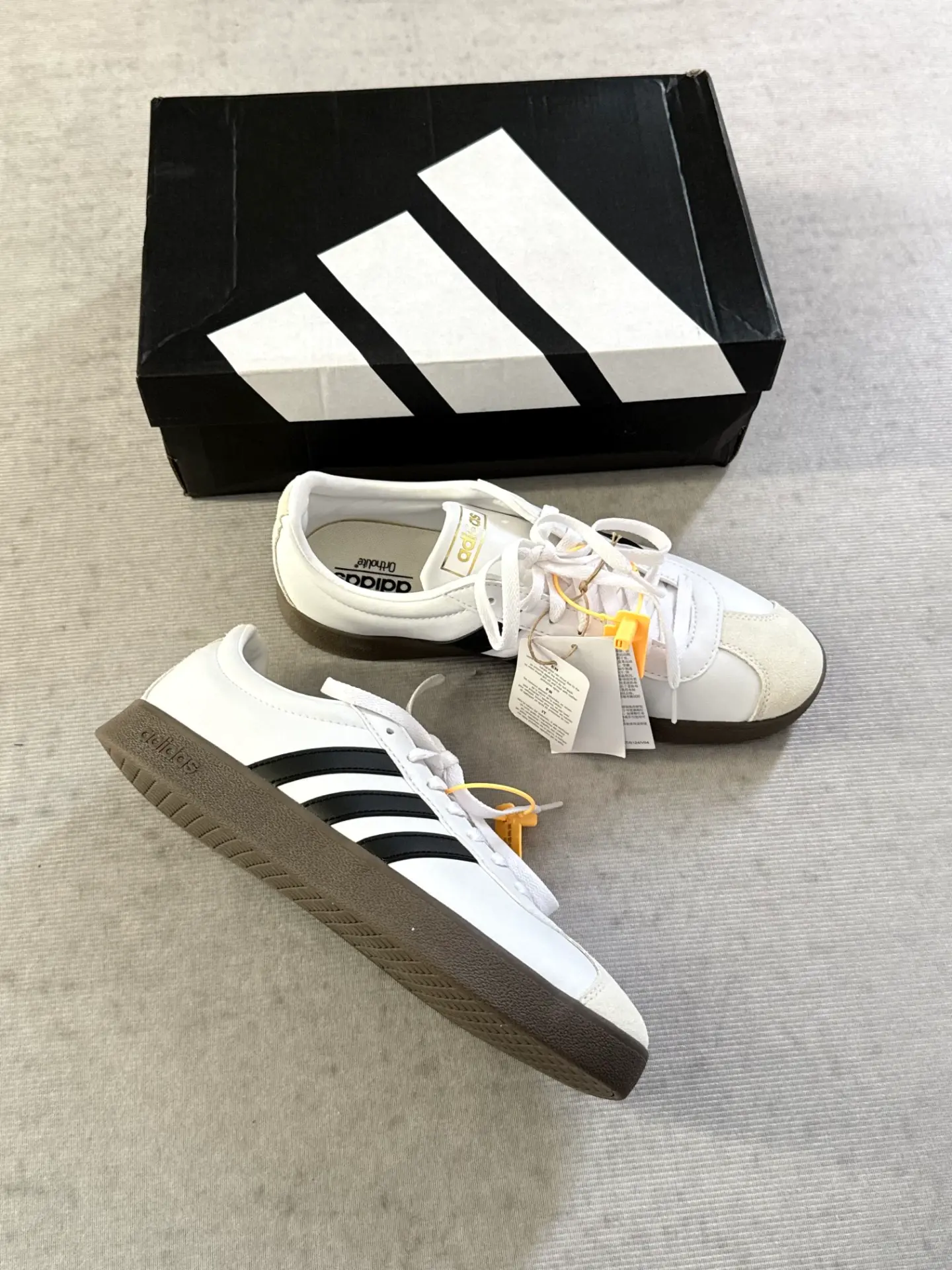 今天穿 adidas 棕底德训鞋😎你们觉得好看吗